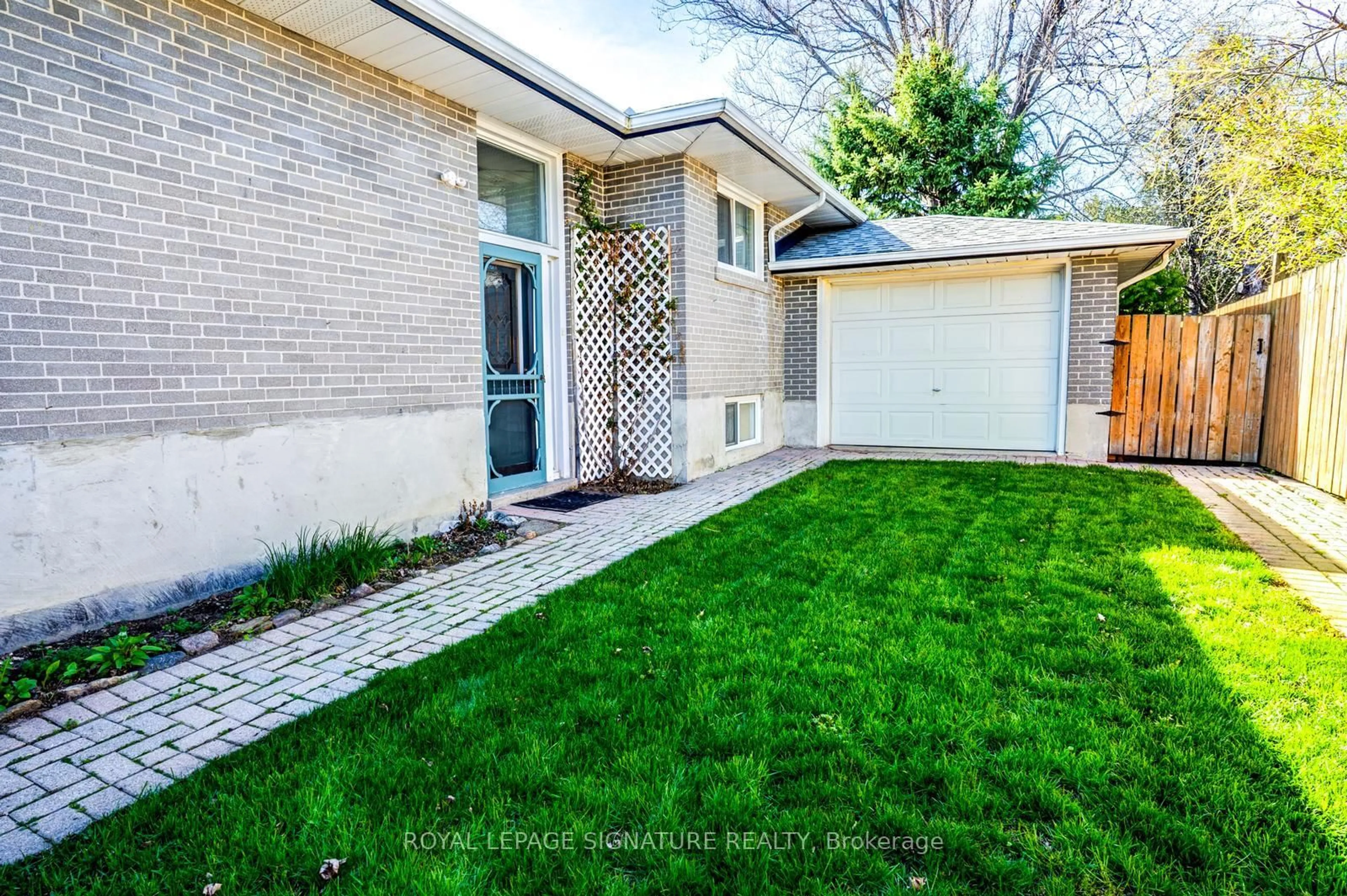 Home with brick exterior material, street for 15 Epsom Downs Dr, Brampton Ontario L6T 1Y7