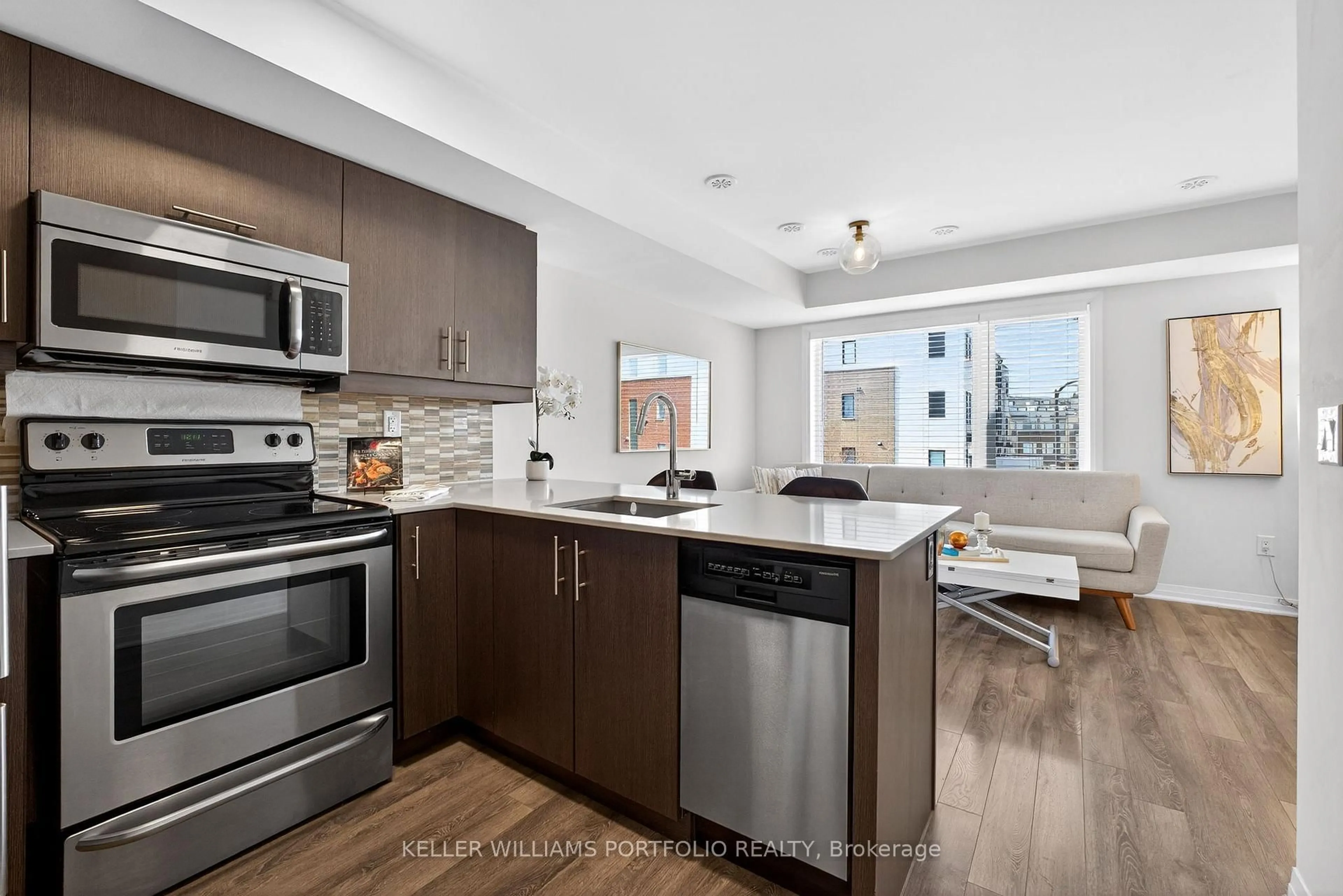 Open concept kitchen, unknown for 171 William Duncan Rd #7, Toronto Ontario M3K 0B7