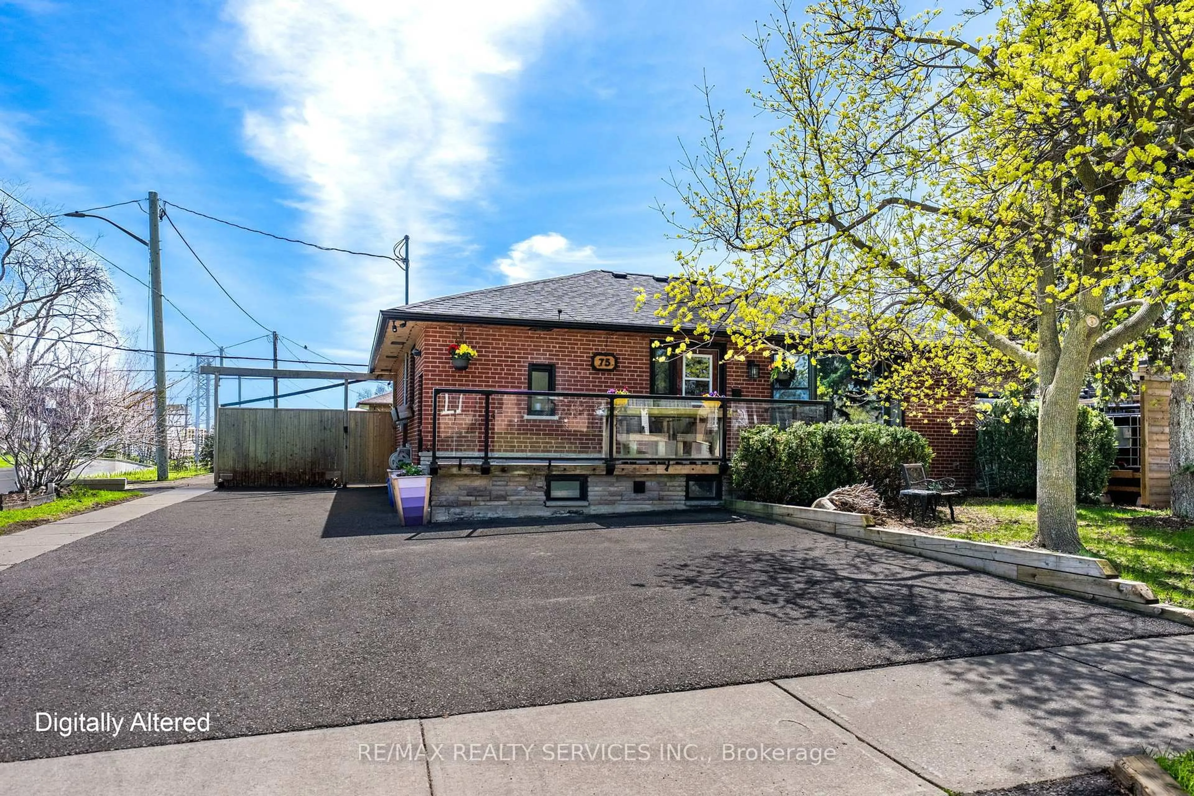 A pic from outside/outdoor area/front of a property/back of a property/a pic from drone, street for 75 Cornwall Rd, Brampton Ontario L6W 1N7