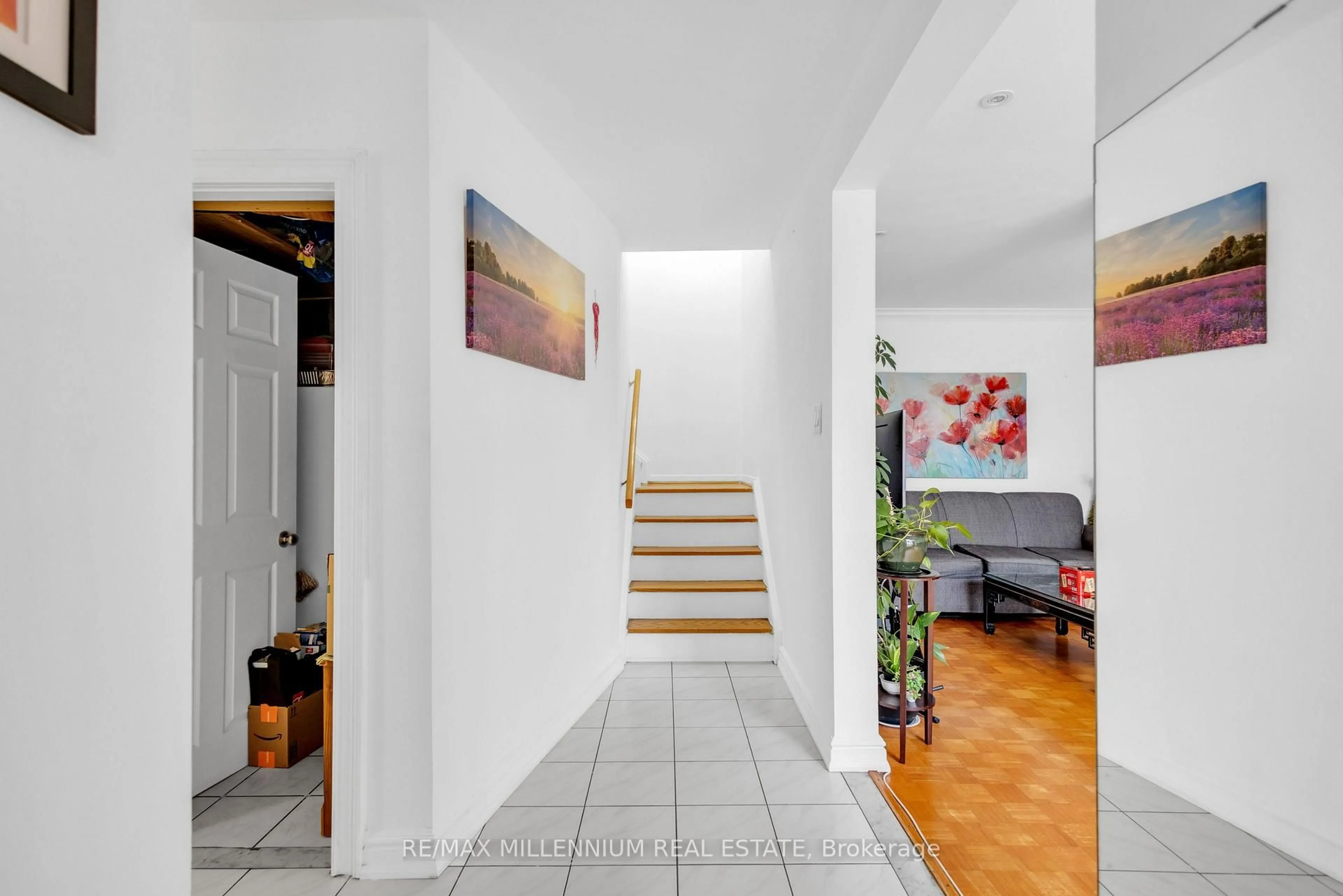 Indoor foyer for 79 Driftwood Ave #62, Toronto Ontario M3N 2M7