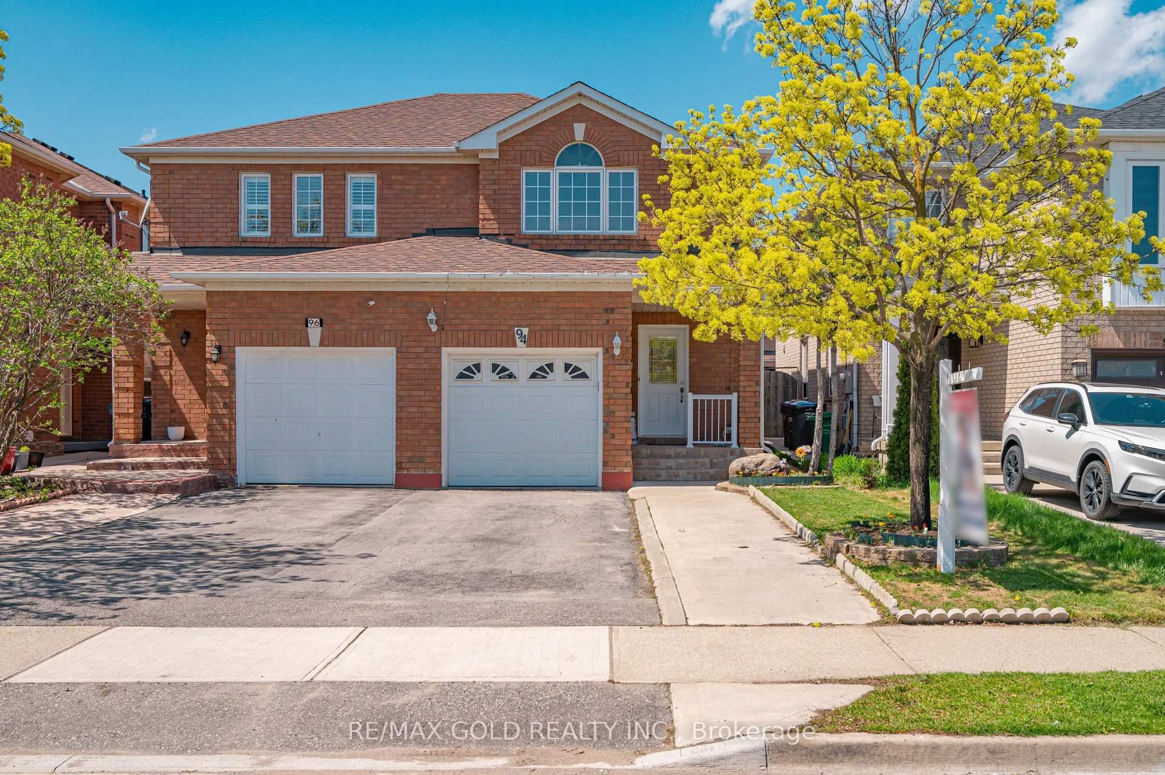 Home with brick exterior material, street for 94 Lake Louise Dr, Brampton Ontario L6X 4Y6