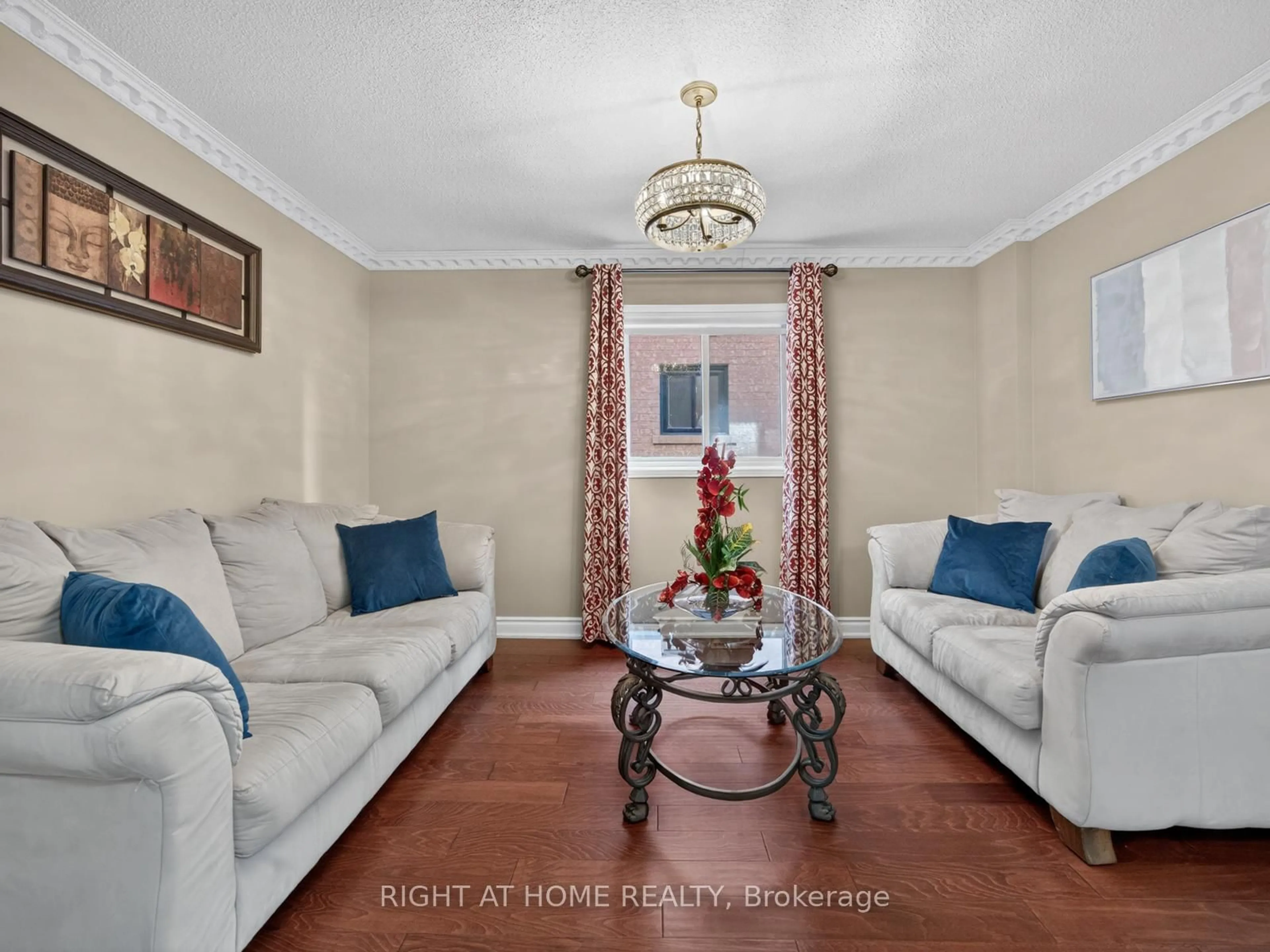 Living room with furniture, unknown for 7068 Rosehurst Dr, Mississauga Ontario L5N 6Y8