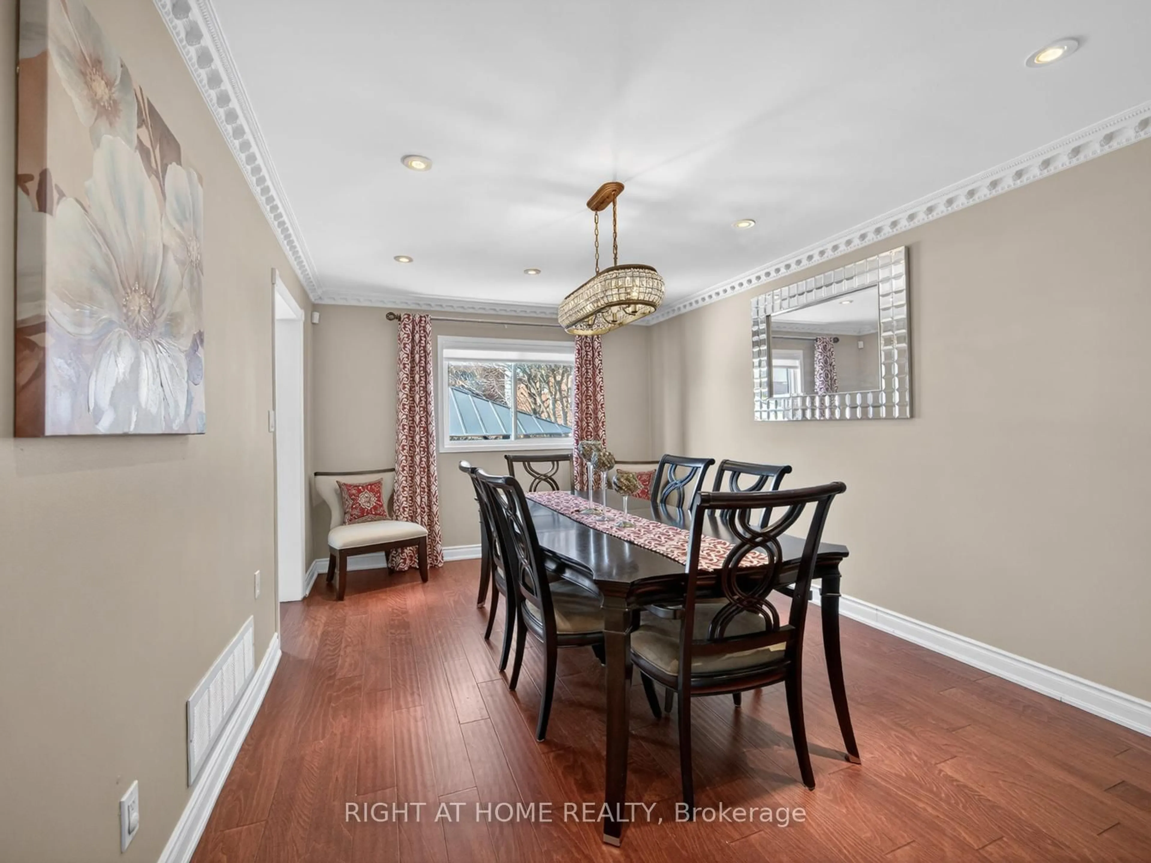 Dining room, unknown for 7068 Rosehurst Dr, Mississauga Ontario L5N 6Y8