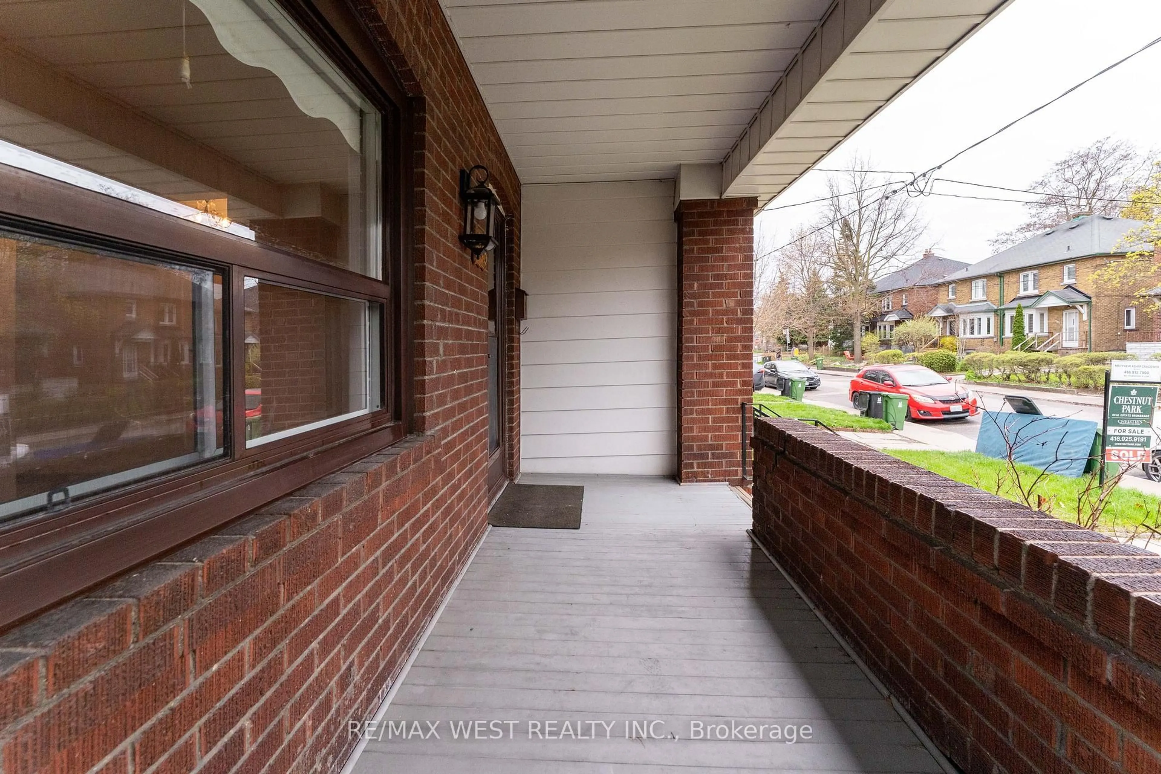 Unknown for 675 Durie St, Toronto Ontario M6S 3H4