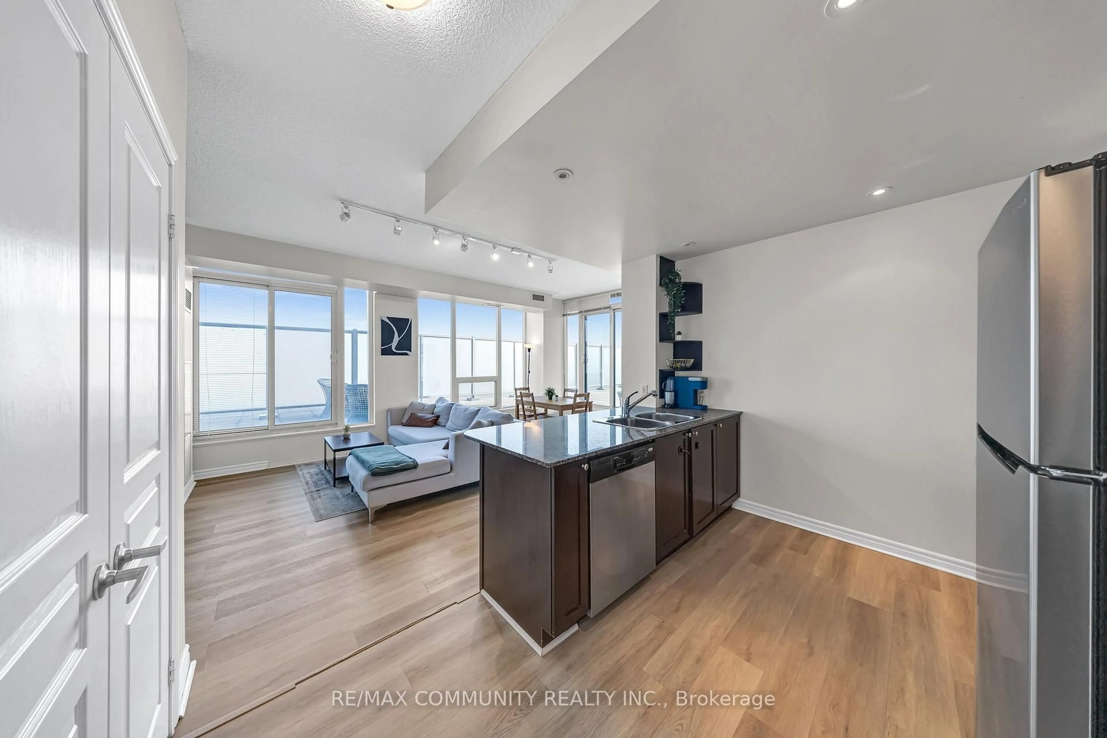 Open concept kitchen, unknown for 3525 Kariya Dr #502, Mississauga Ontario L5B 0C2