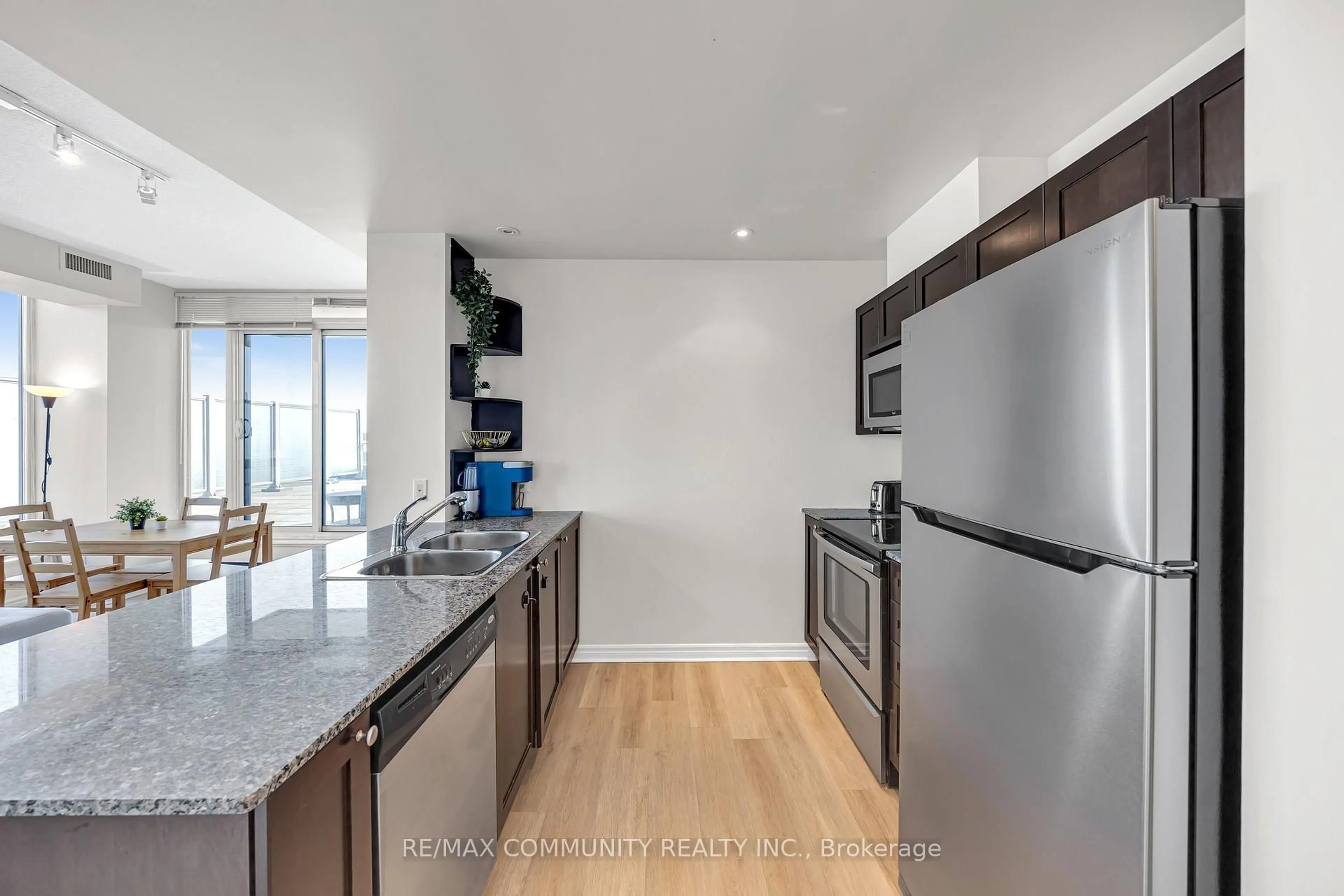 Standard kitchen, unknown for 3525 Kariya Dr #502, Mississauga Ontario L5B 0C2