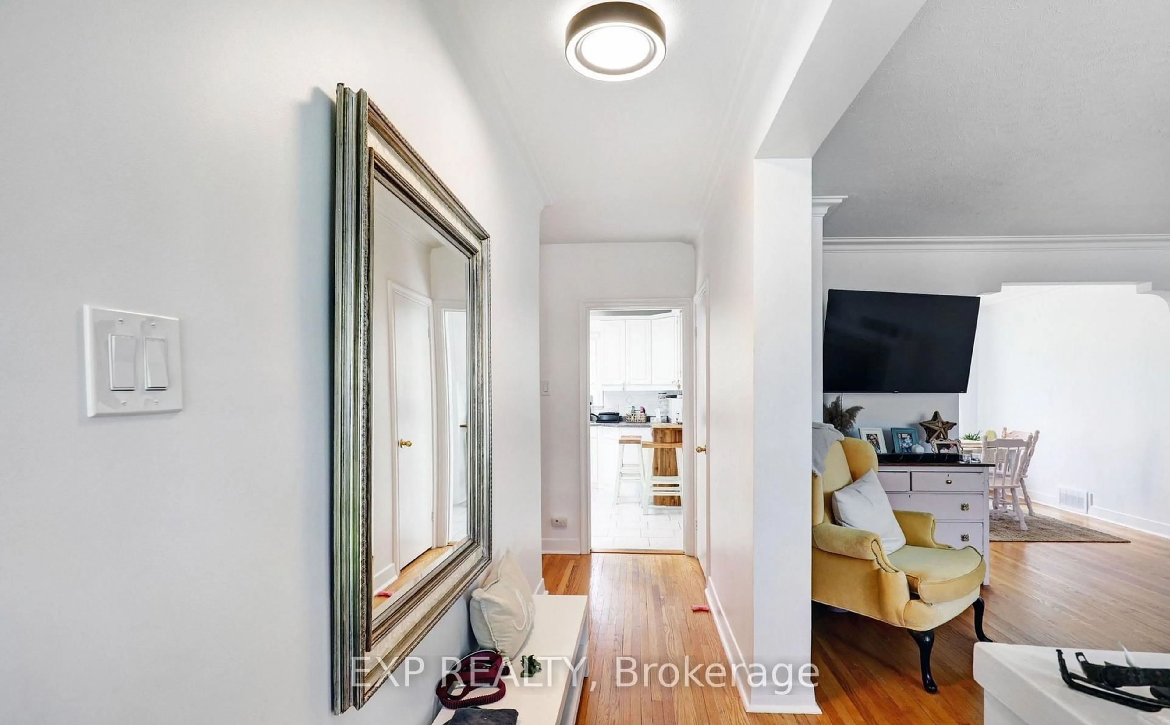 Indoor entryway for 142 thompson Ave, Toronto Ontario M8Z 3V2