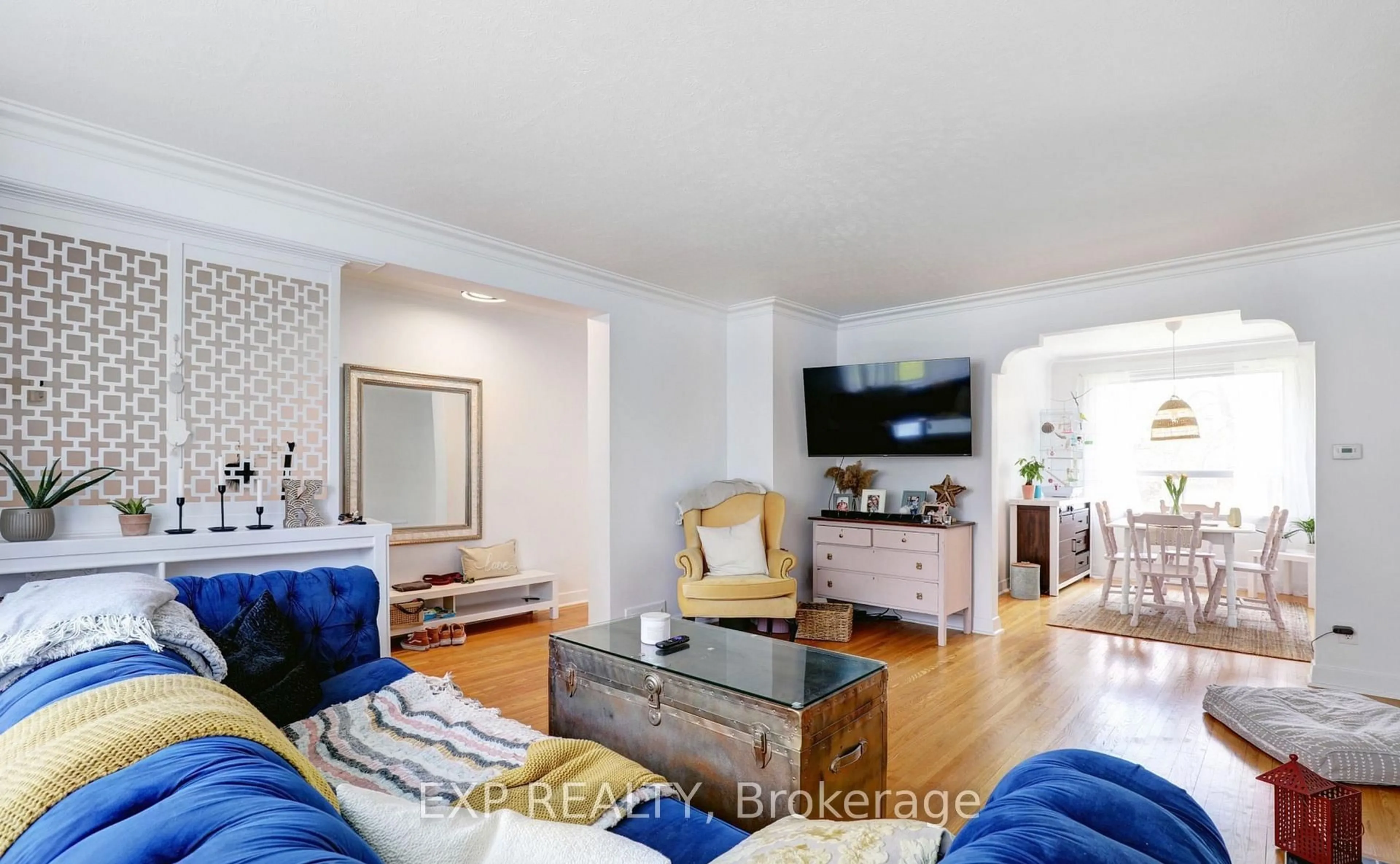 Living room with furniture, unknown for 142 thompson Ave, Toronto Ontario M8Z 3V2