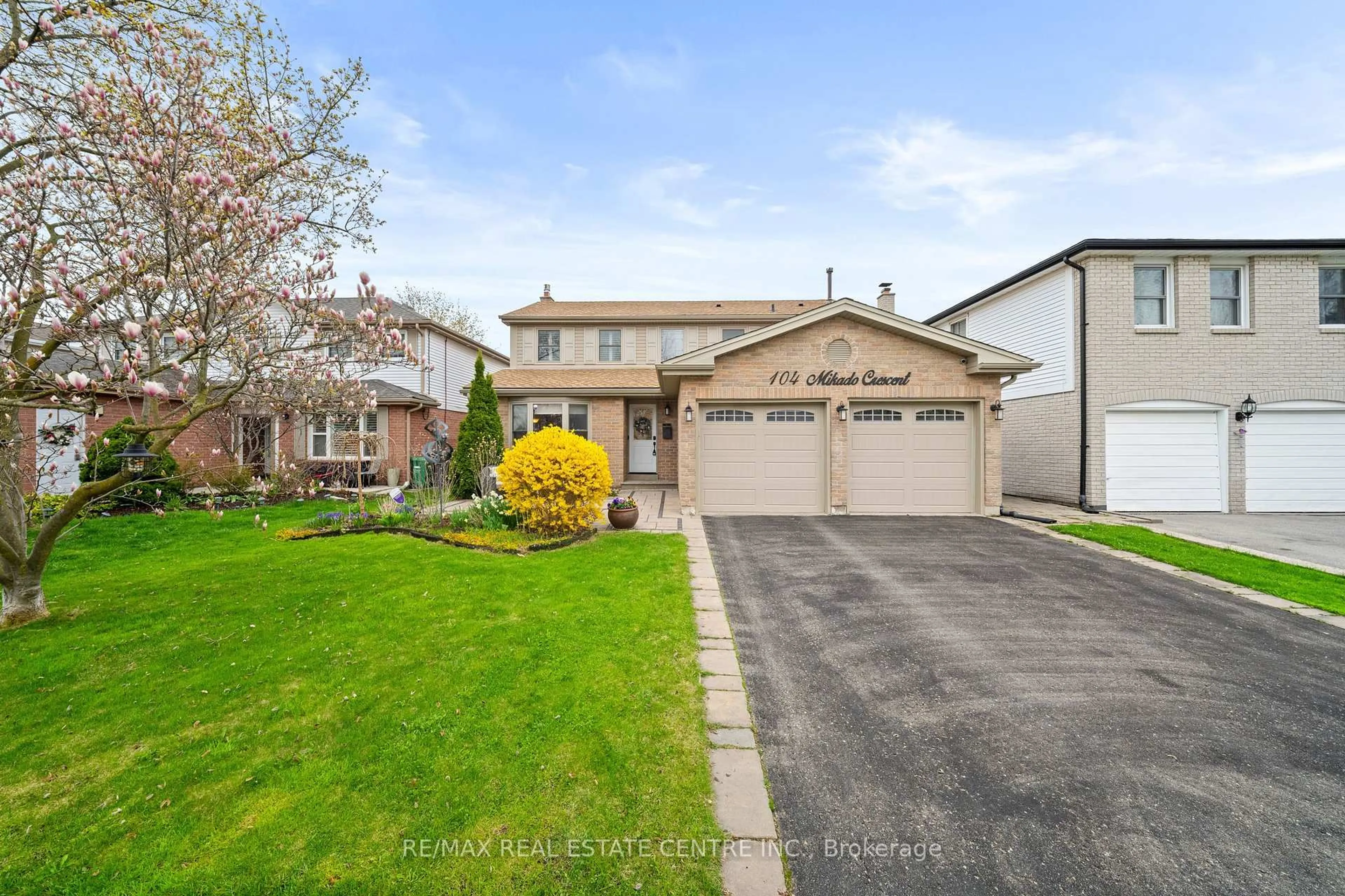 Unknown for 104 Mikado Cres, Brampton Ontario L6S 3R7