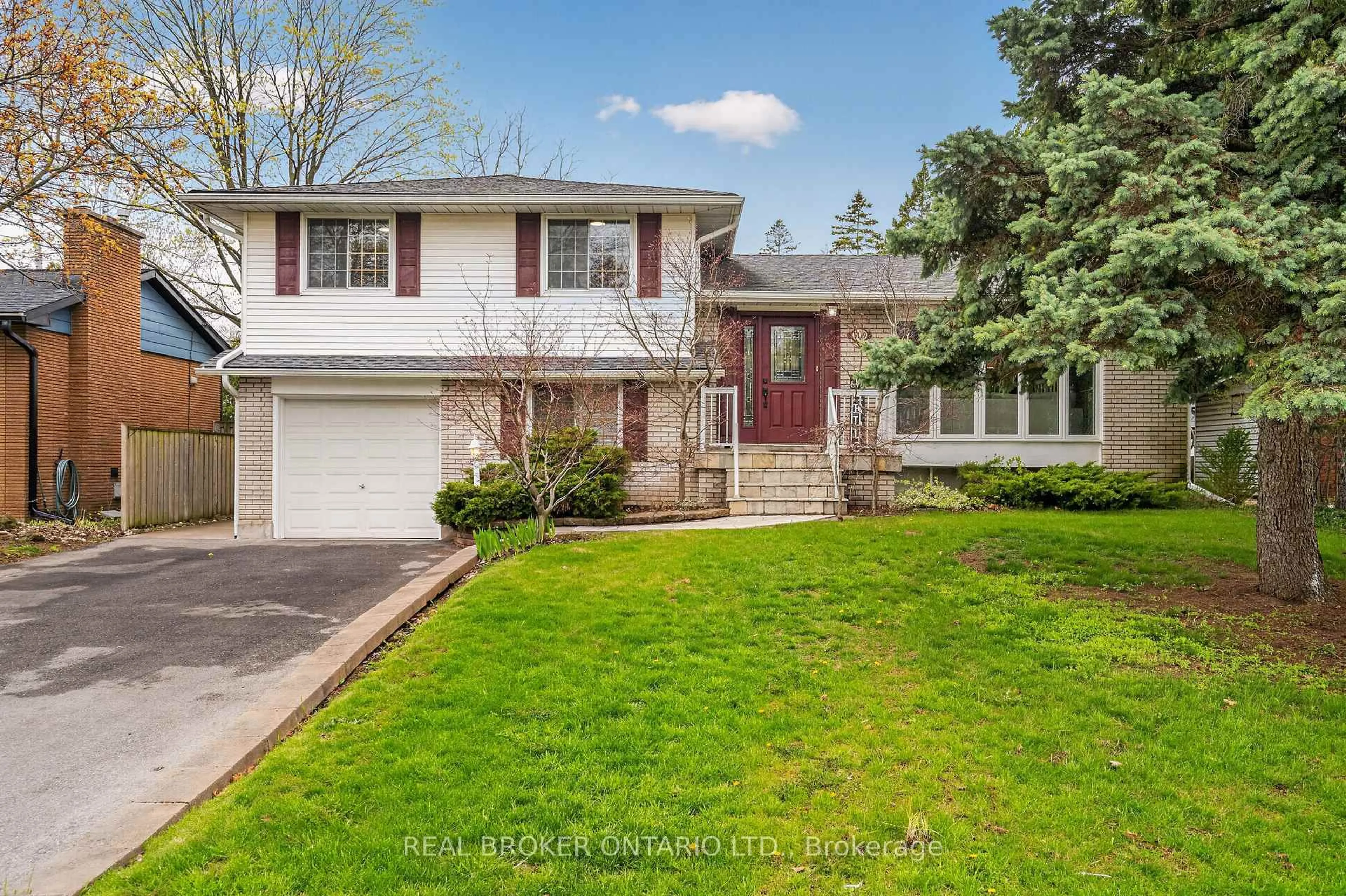 Home with vinyl exterior material, street for 5119 Cherryhill Cres, Burlington Ontario L7L 4B8