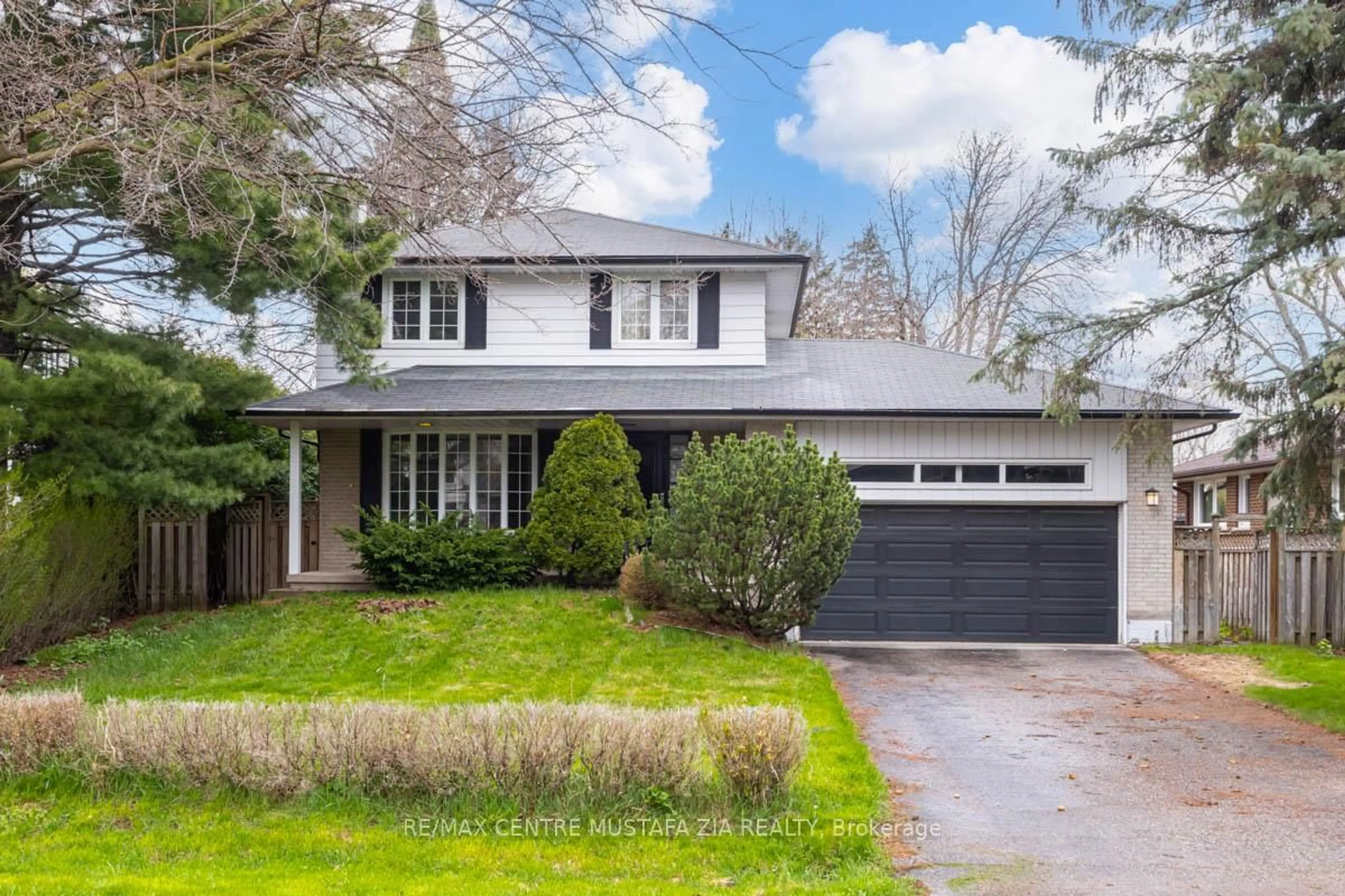 Home with brick exterior material, street for 561 Wingrove Cres, Oakville Ontario L6L 4R7