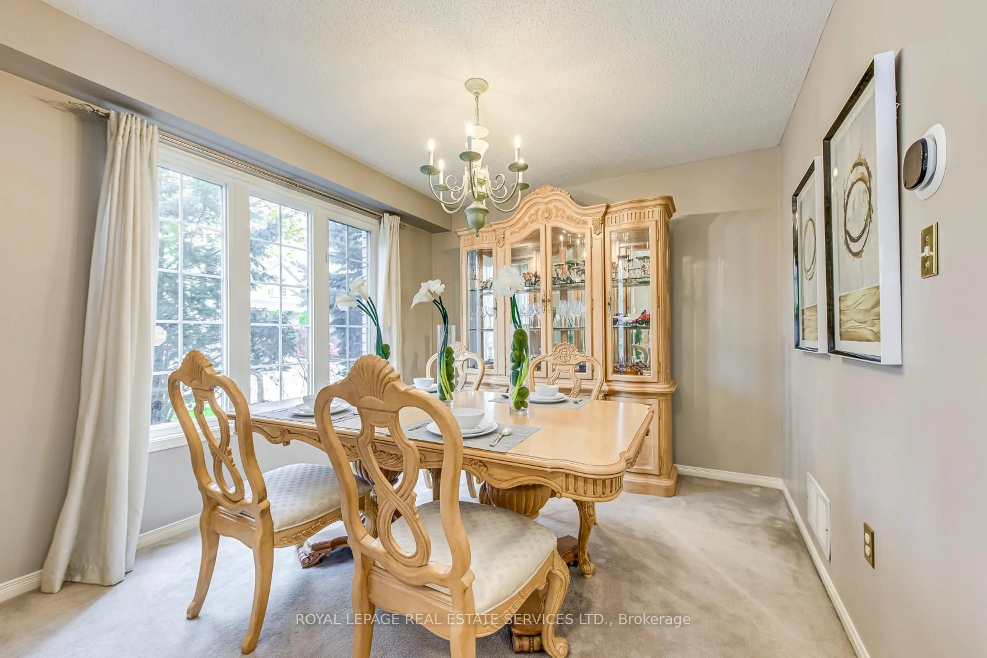 Dining room, unknown for 2114 Springdale Rd, Oakville Ontario L6M 4C6