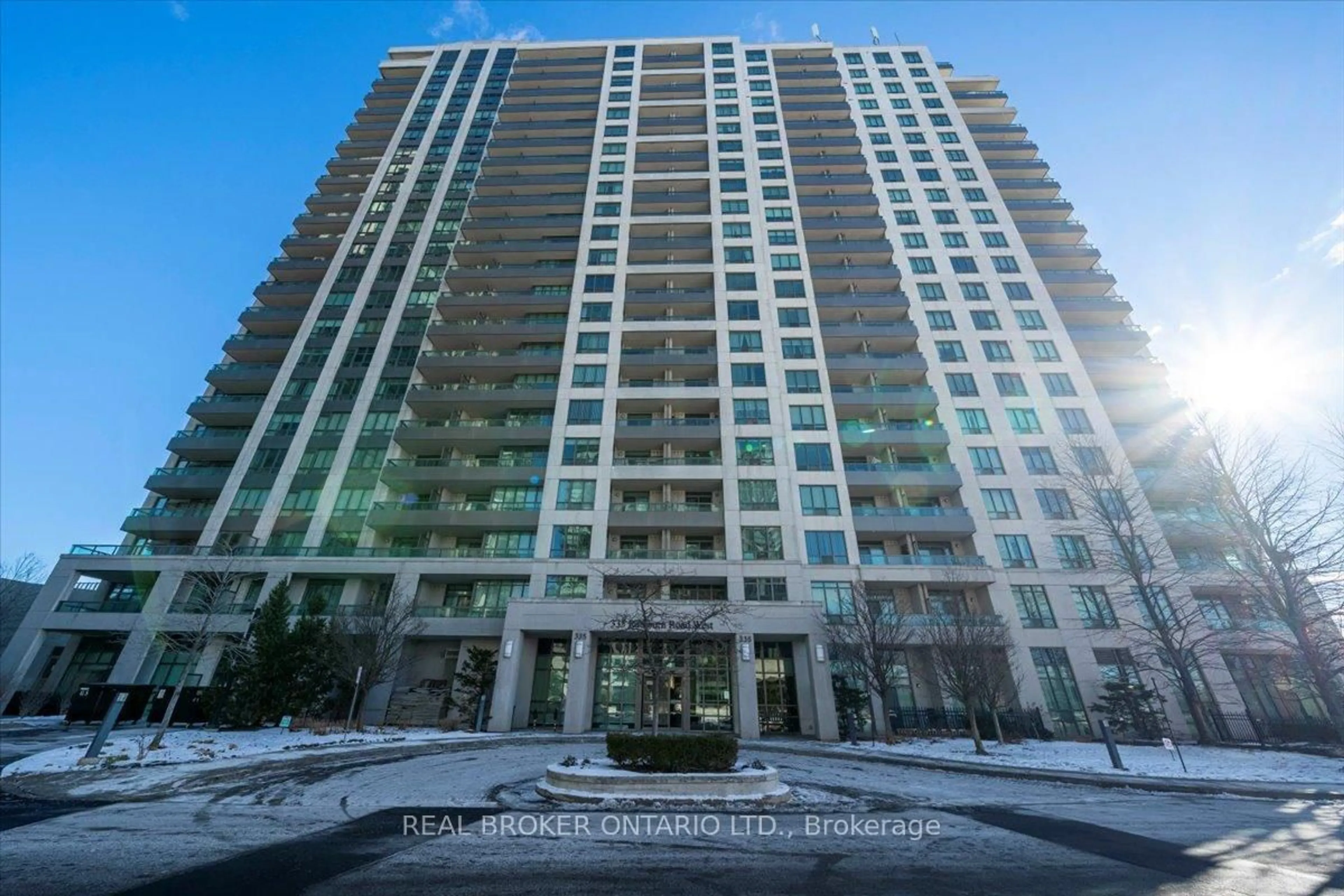 Indoor foyer for 335 Rathburn Rd #312, Mississauga Ontario L5B 0C8