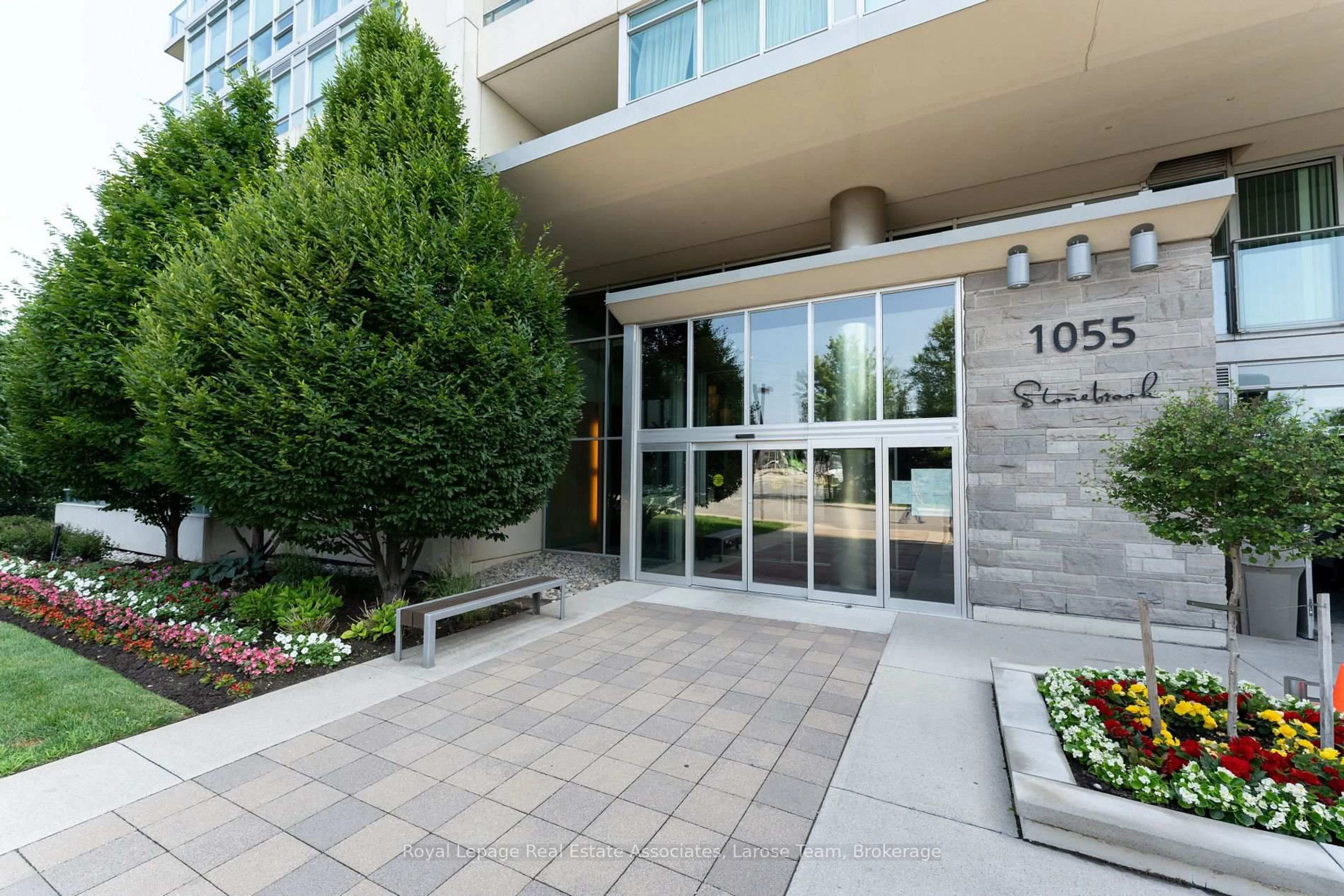 Unknown for 1055 Southdown Rd #707, Mississauga Ontario L5J 0A3
