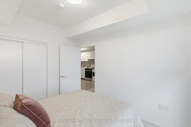 260 Malta Ave #1106, Brampton 5