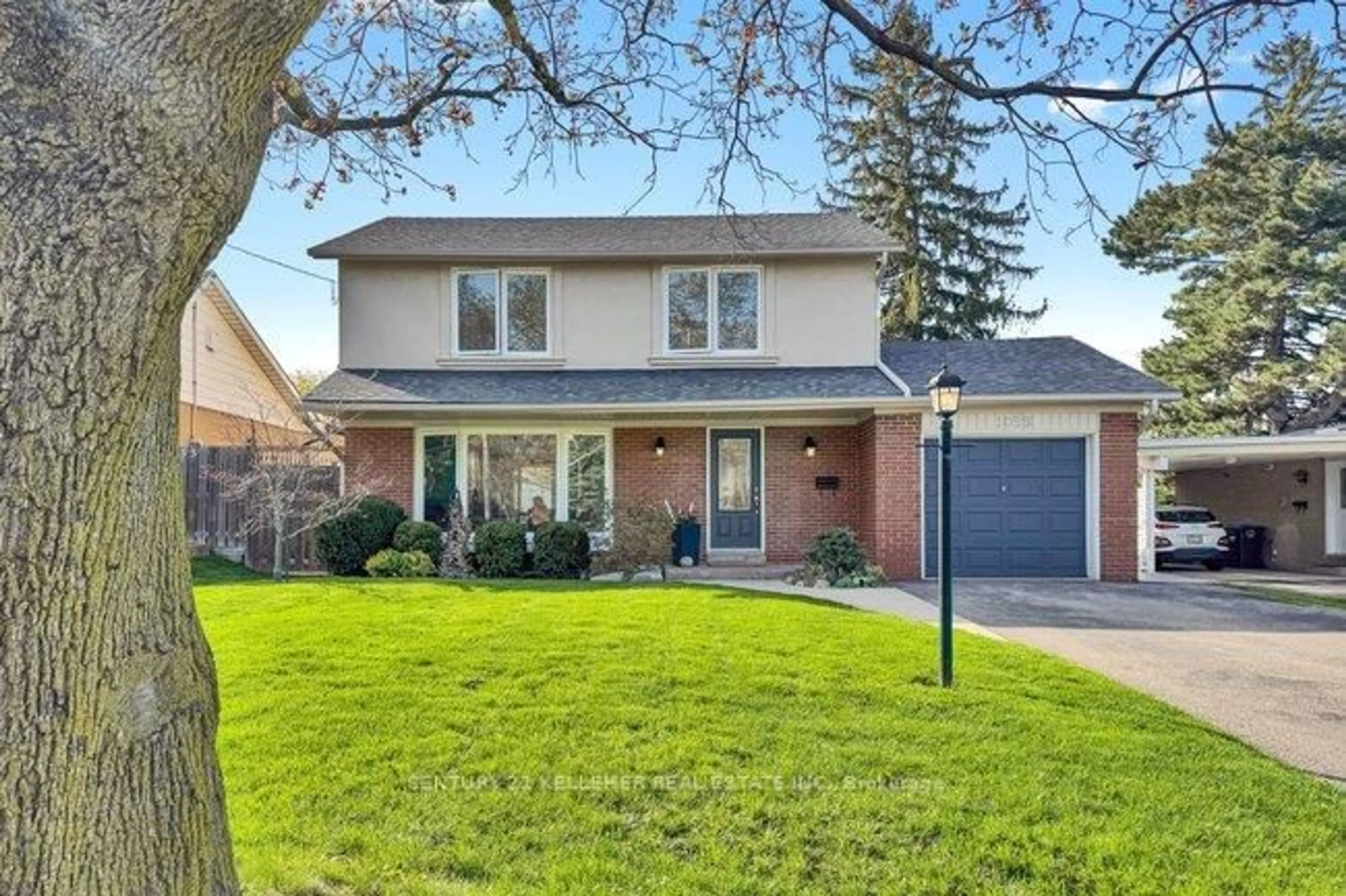 Home with brick exterior material, street for 1059 Sierra Blvd, Mississauga Ontario L4Y 2E3