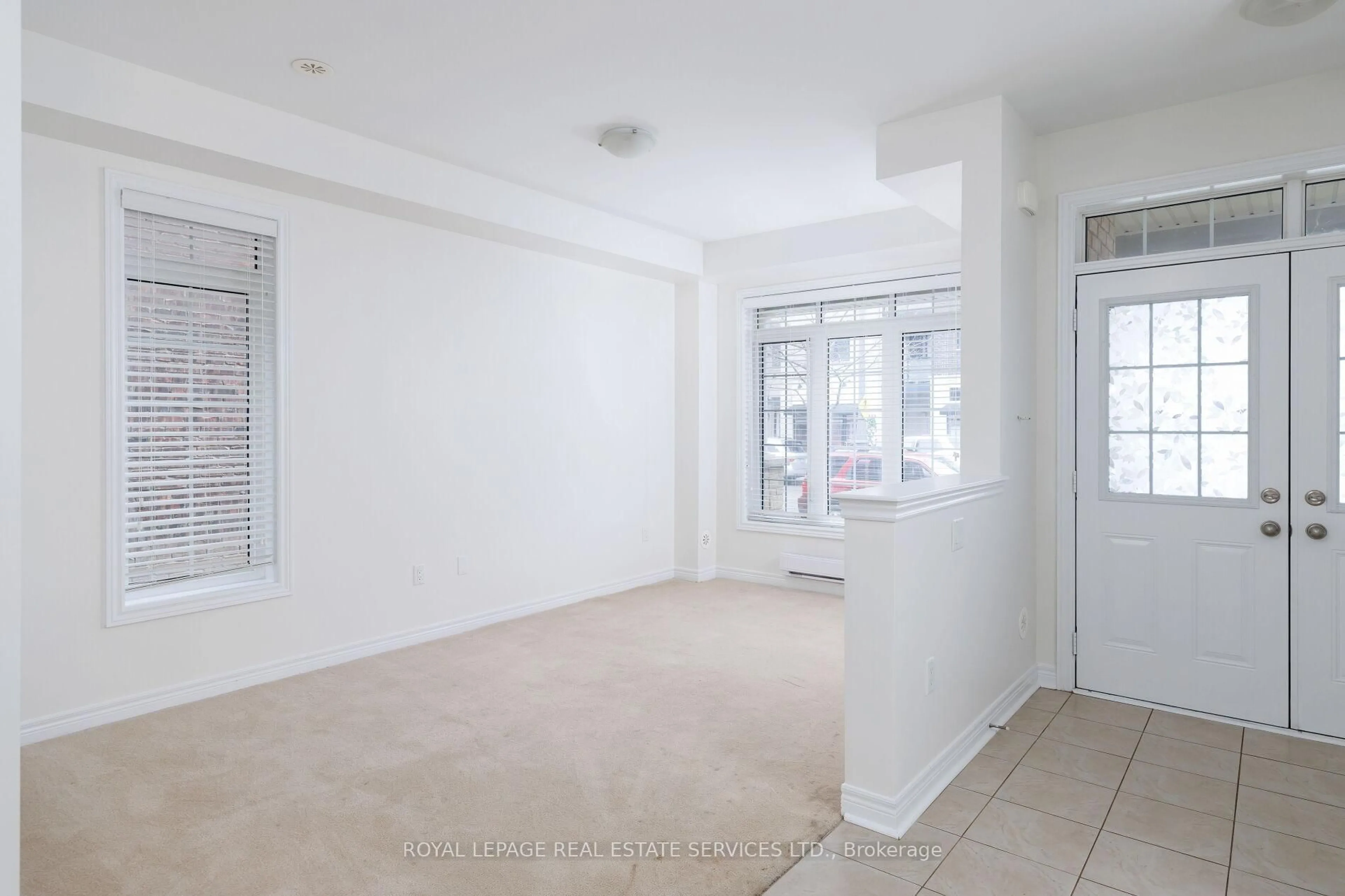 A pic of a room for 3061 Preserve Dr, Oakville Ontario L6M 0W7