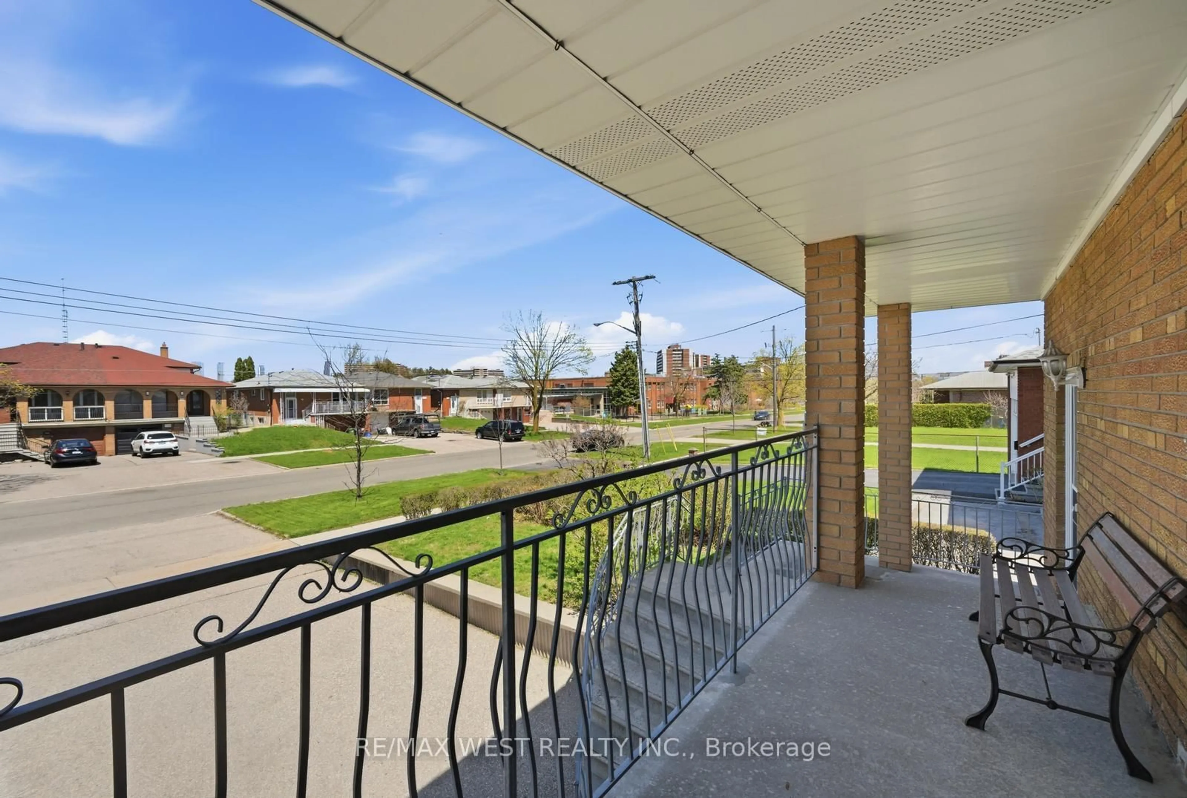 Patio, unknown for 111 Shoreham Dr, Toronto Ontario M3N 1S8