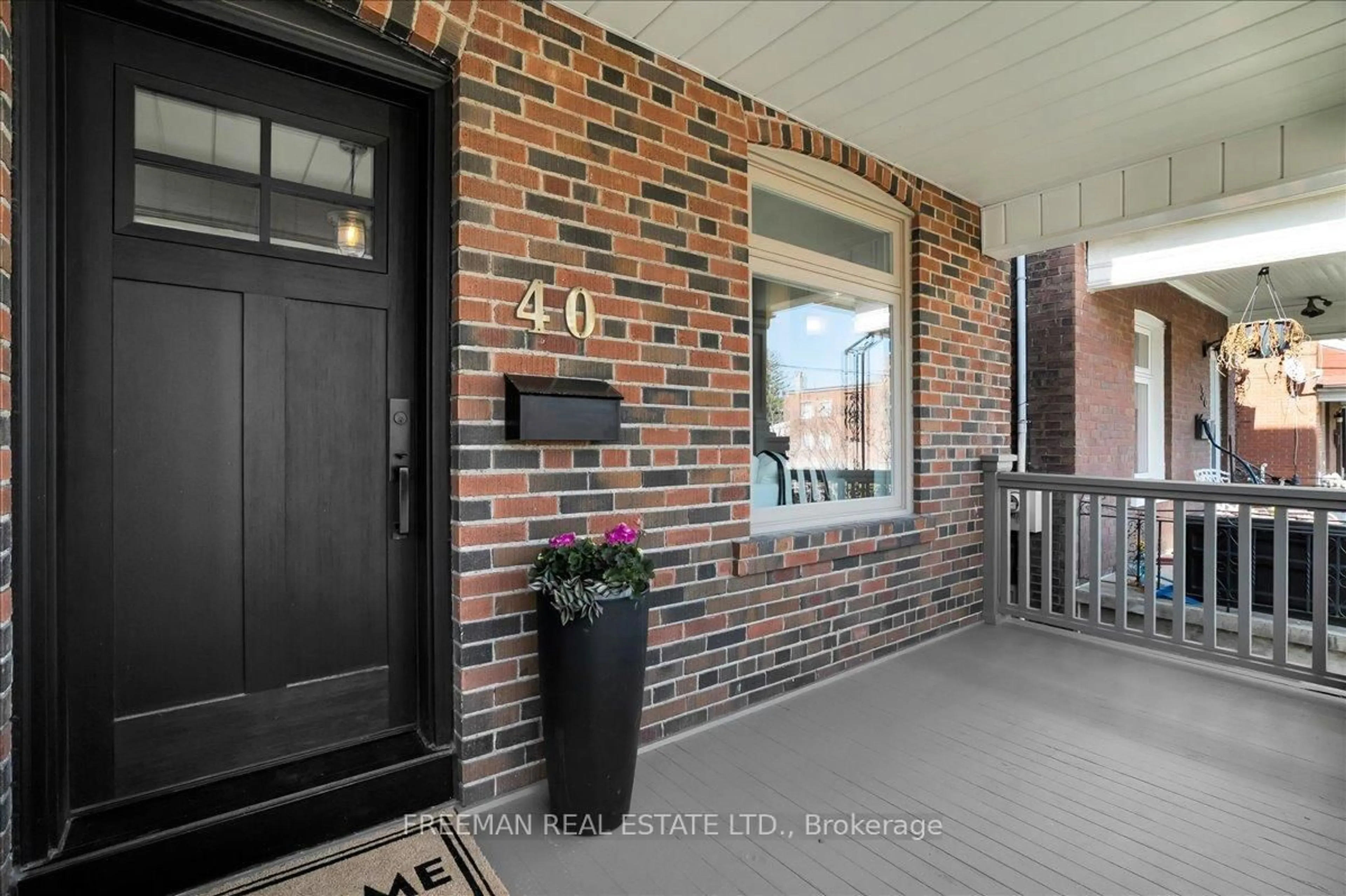 Indoor entryway for 40 Garnet Ave, Toronto Ontario M6G 1V5