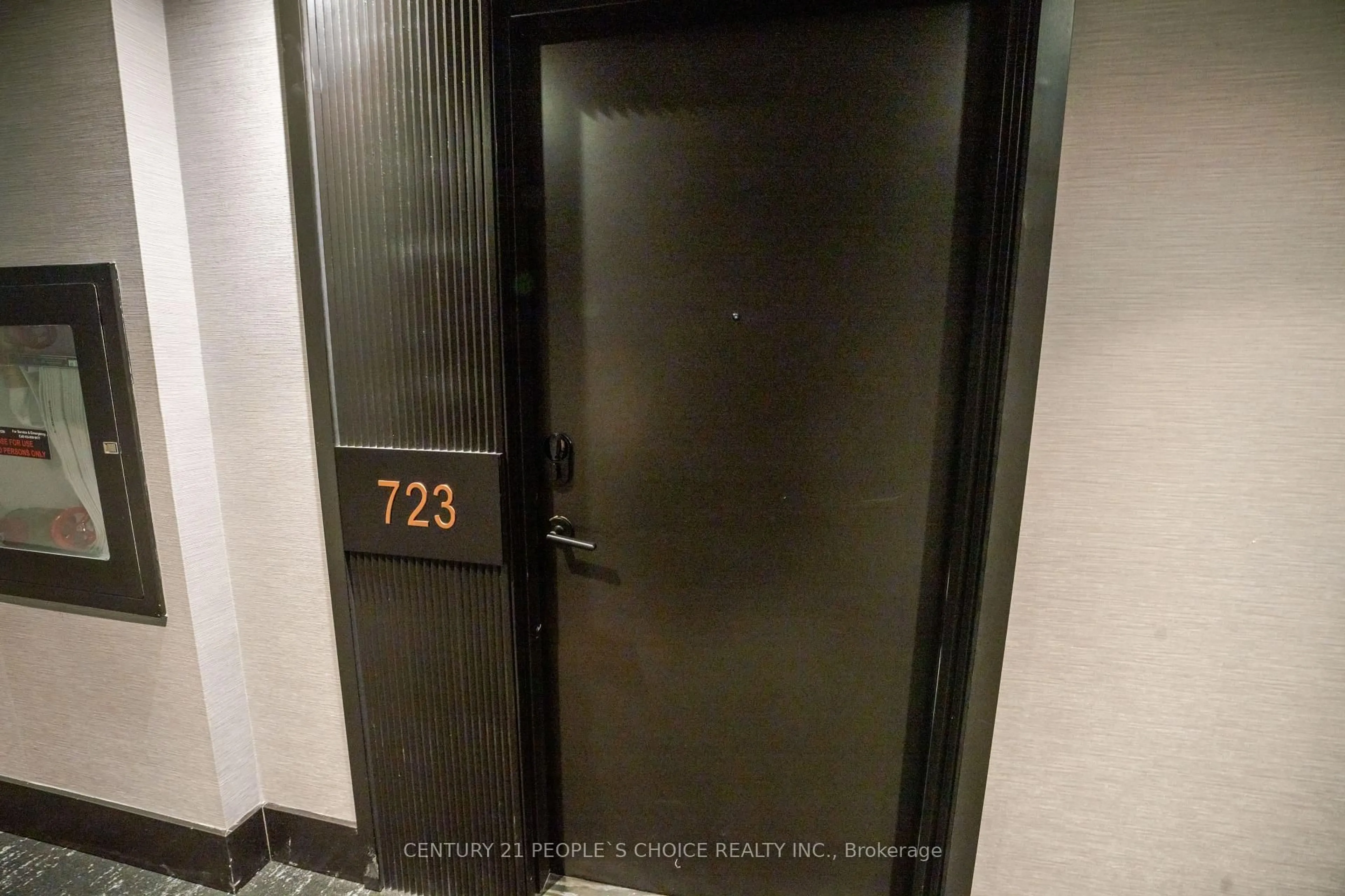 Indoor foyer for 2450 Old Bronte Rd #723, Oakville Ontario L6M 5P6