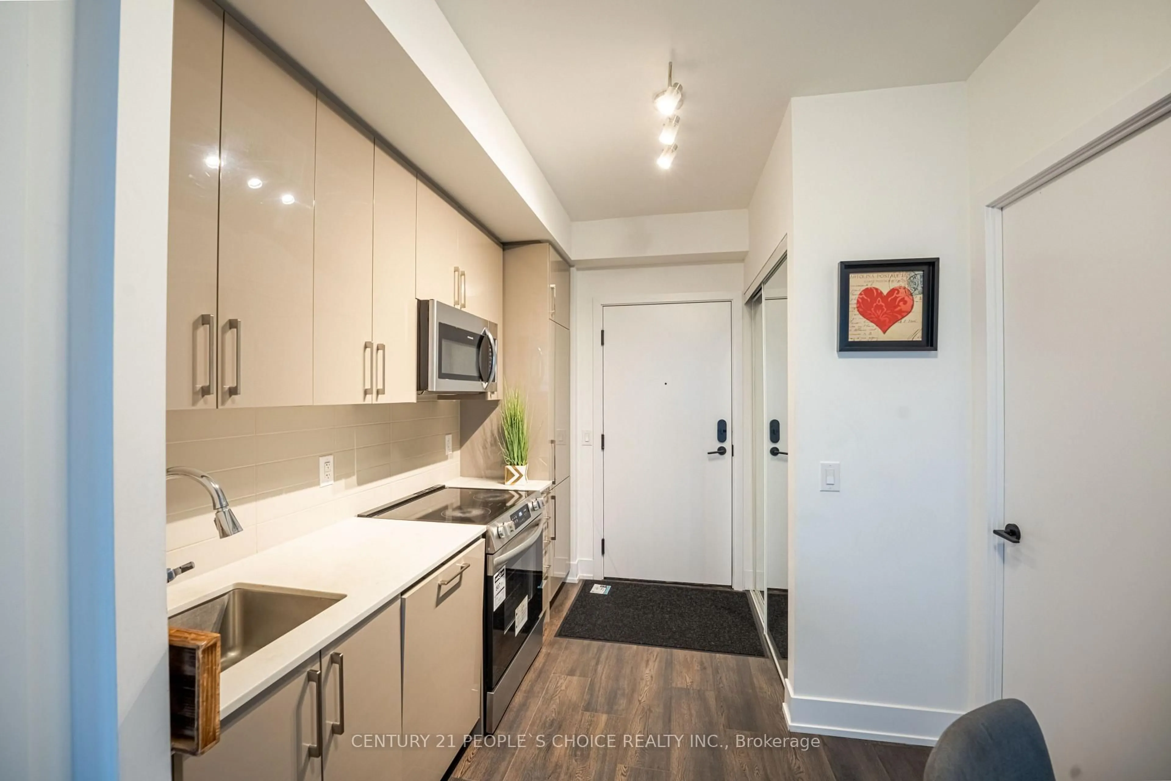 Standard kitchen, unknown for 2450 Old Bronte Rd #723, Oakville Ontario L6M 5P6
