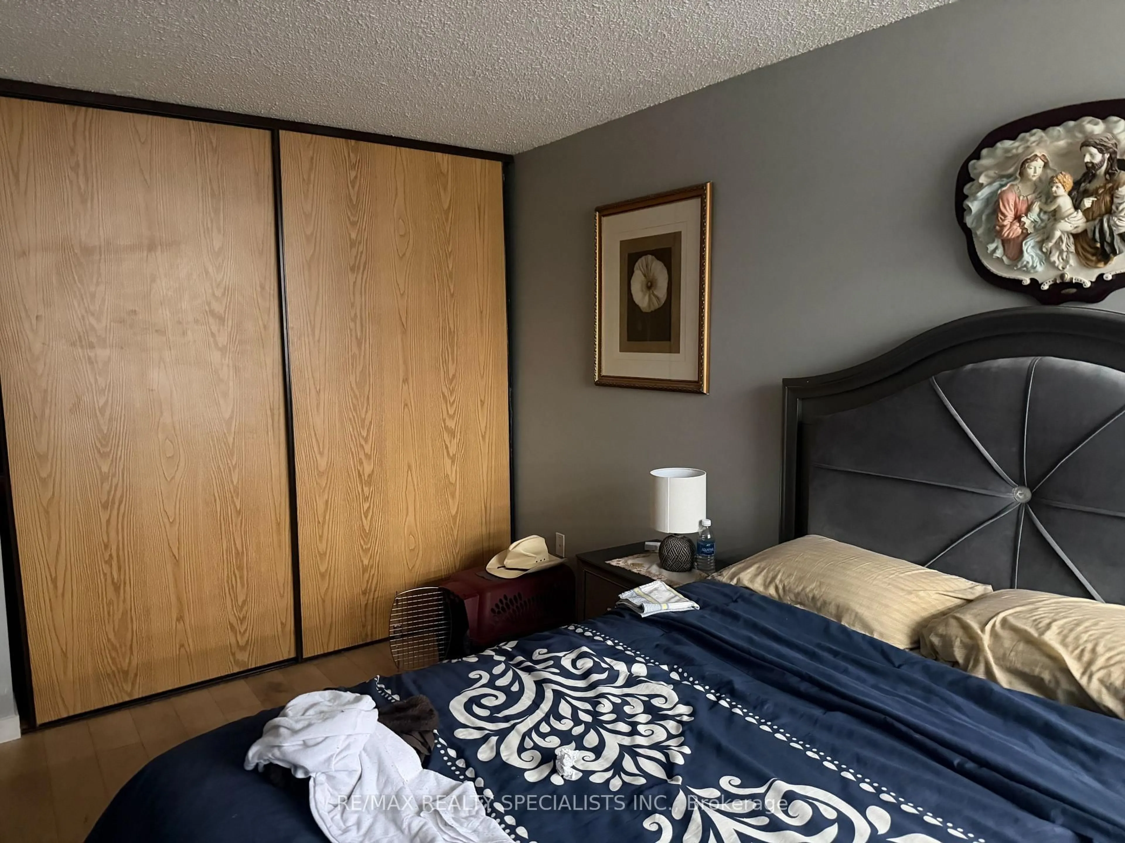 Bedroom with bed, unknown for 2301 Derry Rd #105, Mississauga Ontario L5N 2R4