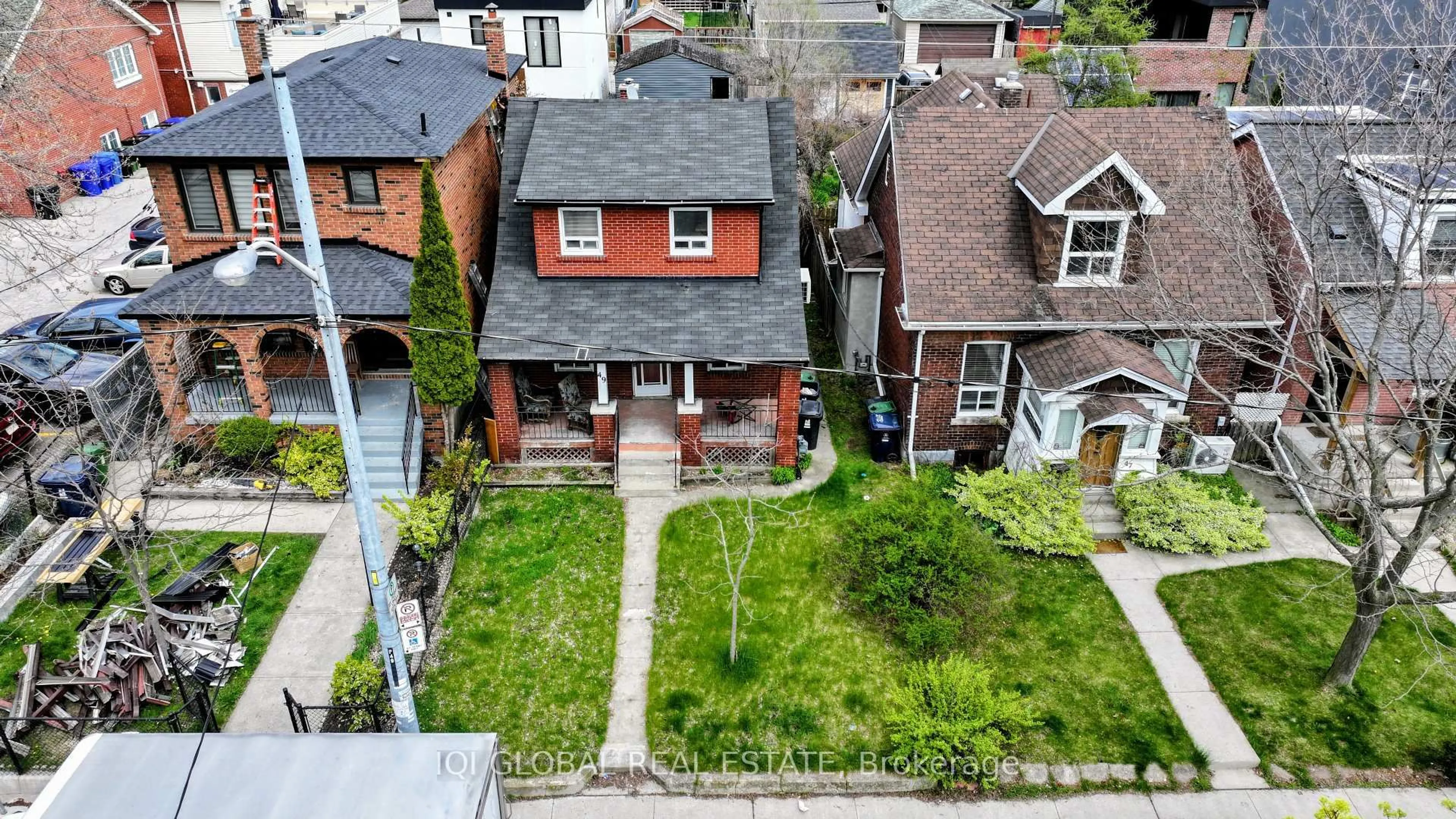 A pic from outside/outdoor area/front of a property/back of a property/a pic from drone, street for 49 Batavia Ave, Toronto Ontario M6N 4A1