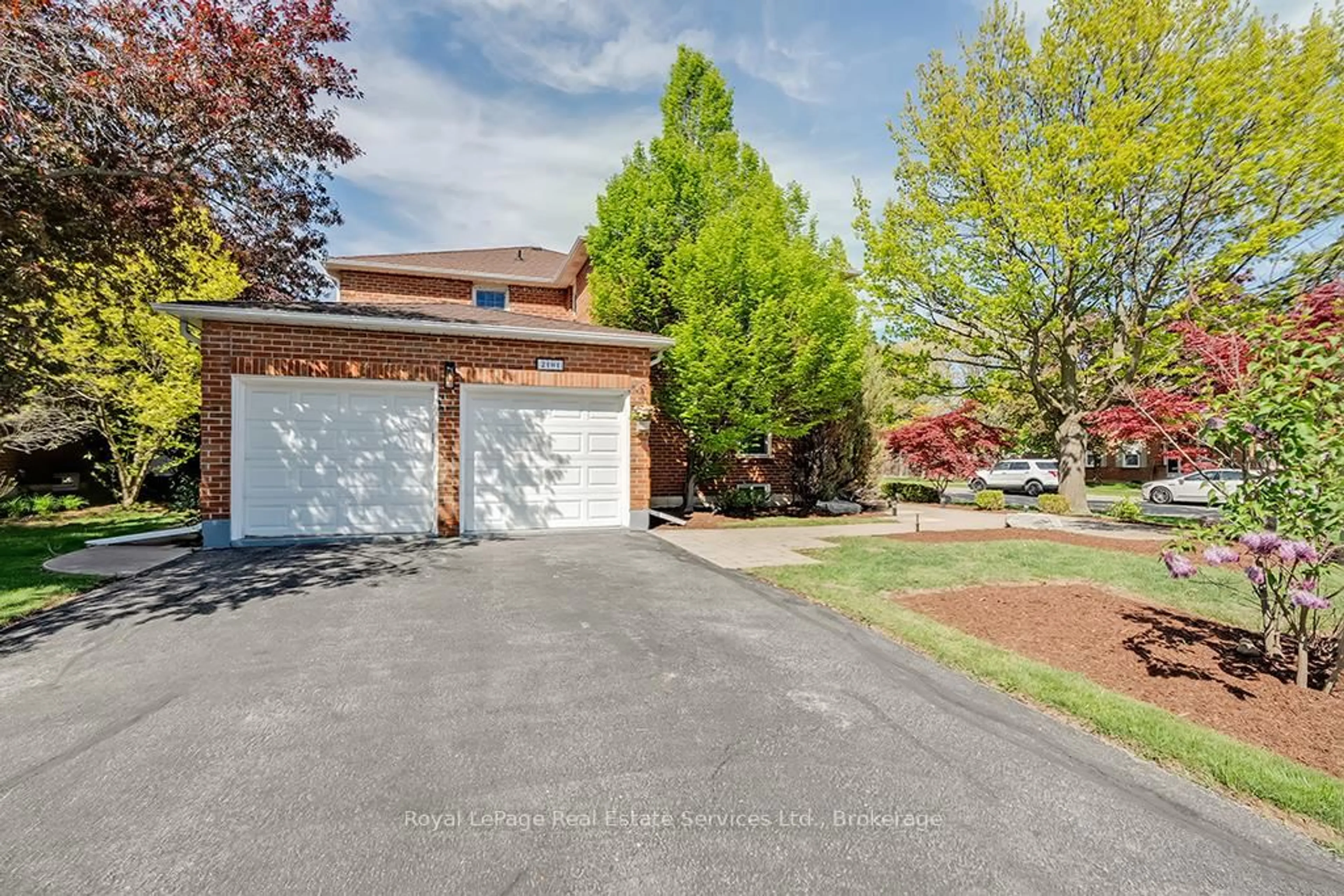 Unknown for 2101 Grosvenor St, Oakville Ontario L6H 4N1