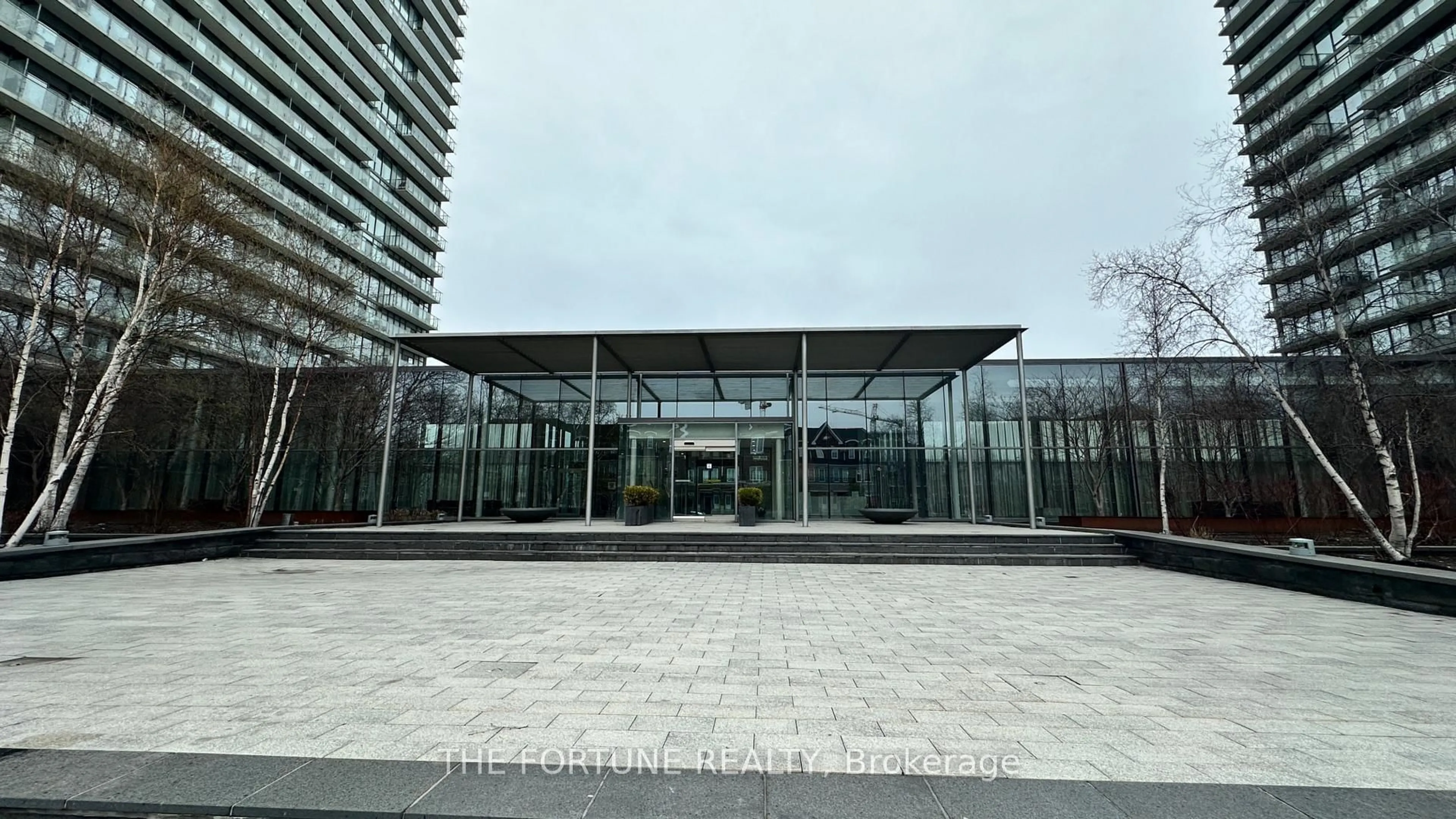 Indoor foyer for 105 The Queensway Ave #3213, Toronto Ontario M6S 2A2