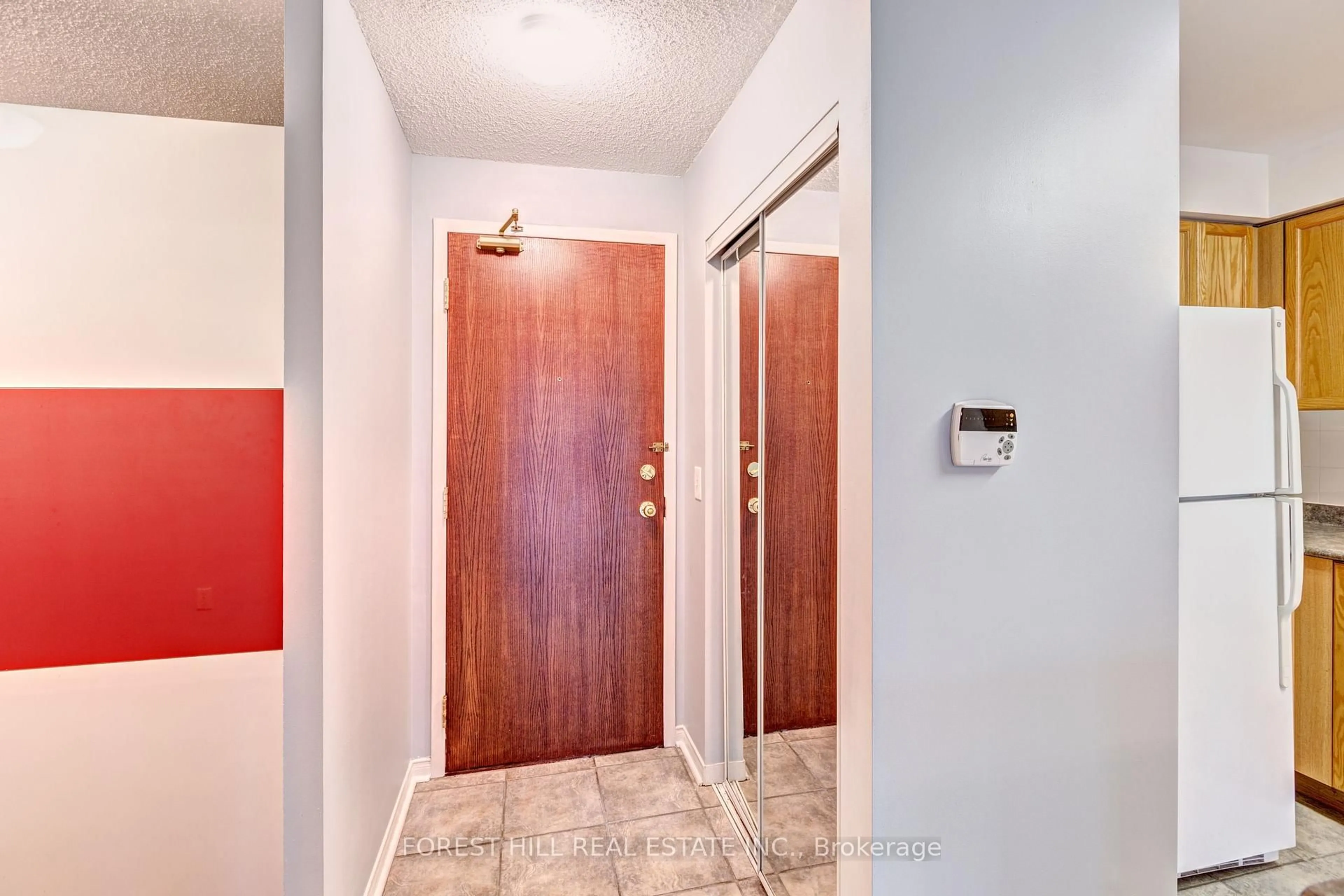Indoor entryway for 17 Michael Power Pl #709, Toronto Ontario M9A 5G5