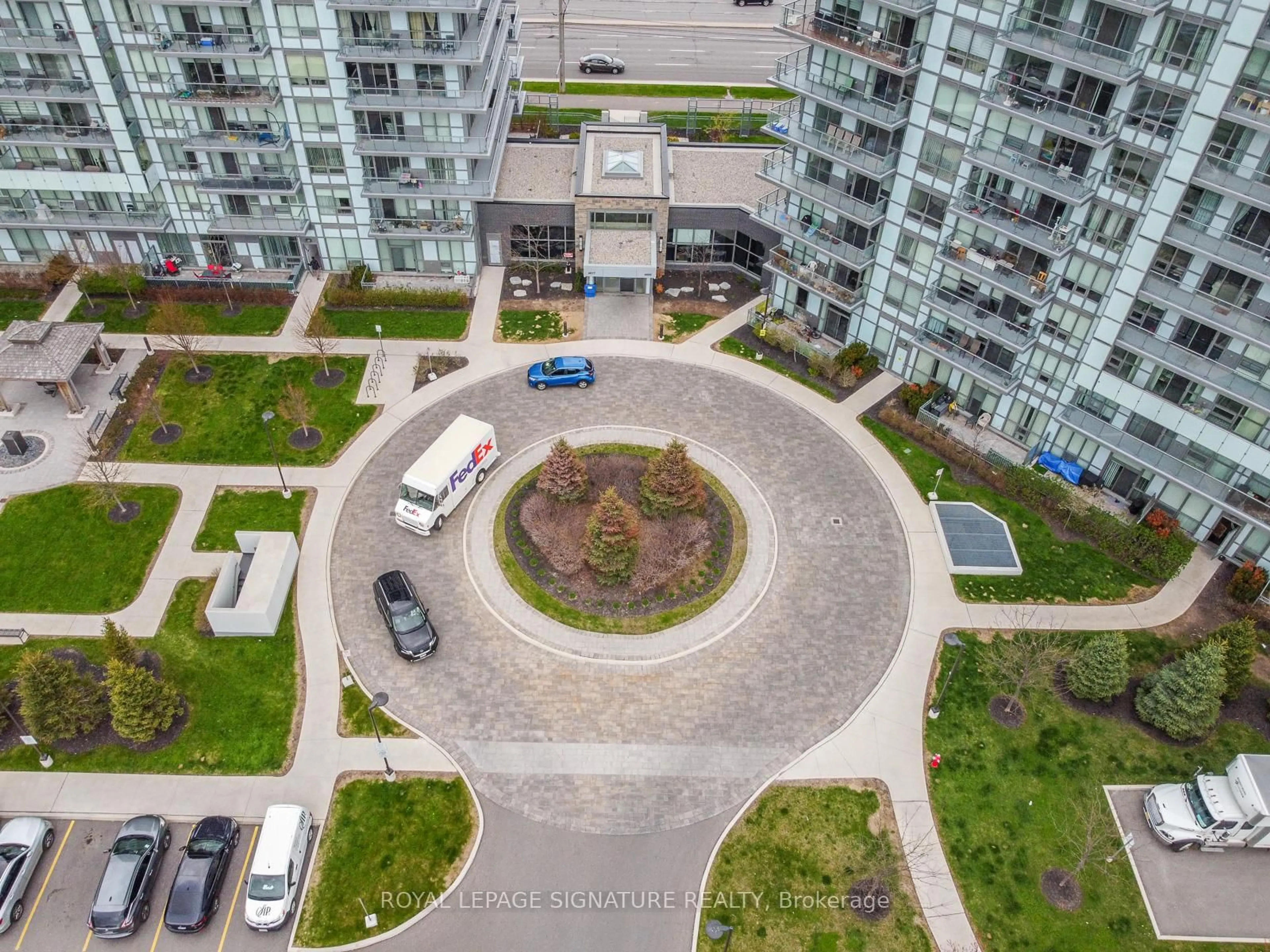 A pic from outside/outdoor area/front of a property/back of a property/a pic from drone, unknown for 4699 Glen Erin Dr #1505, Mississauga Ontario L5M 2E5