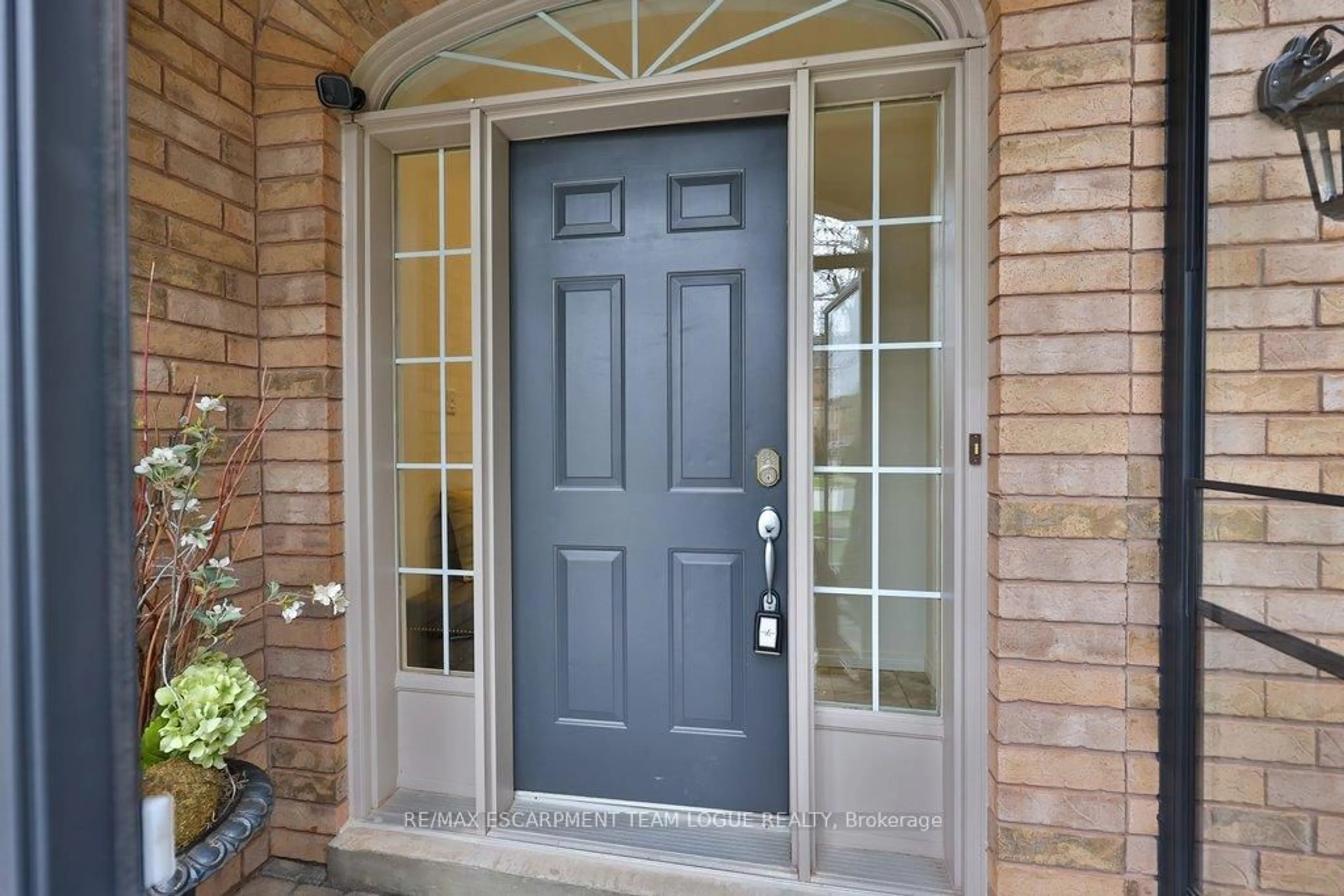 Indoor entryway for 2226 Arbourview Dr, Oakville Ontario L6M 3N7