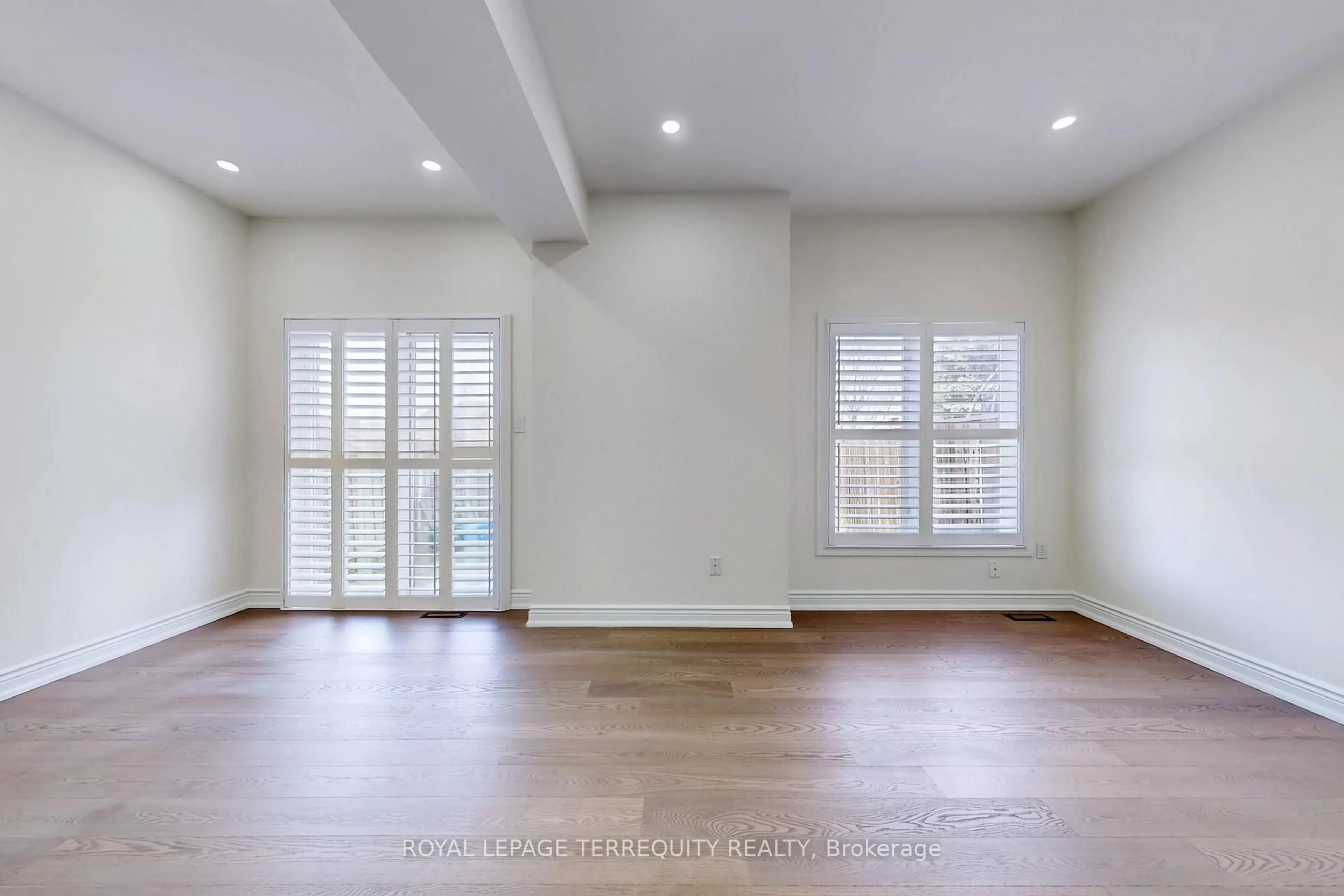 A pic of a room for 2062 Redstone Cres, Oakville Ontario L6M 5B1