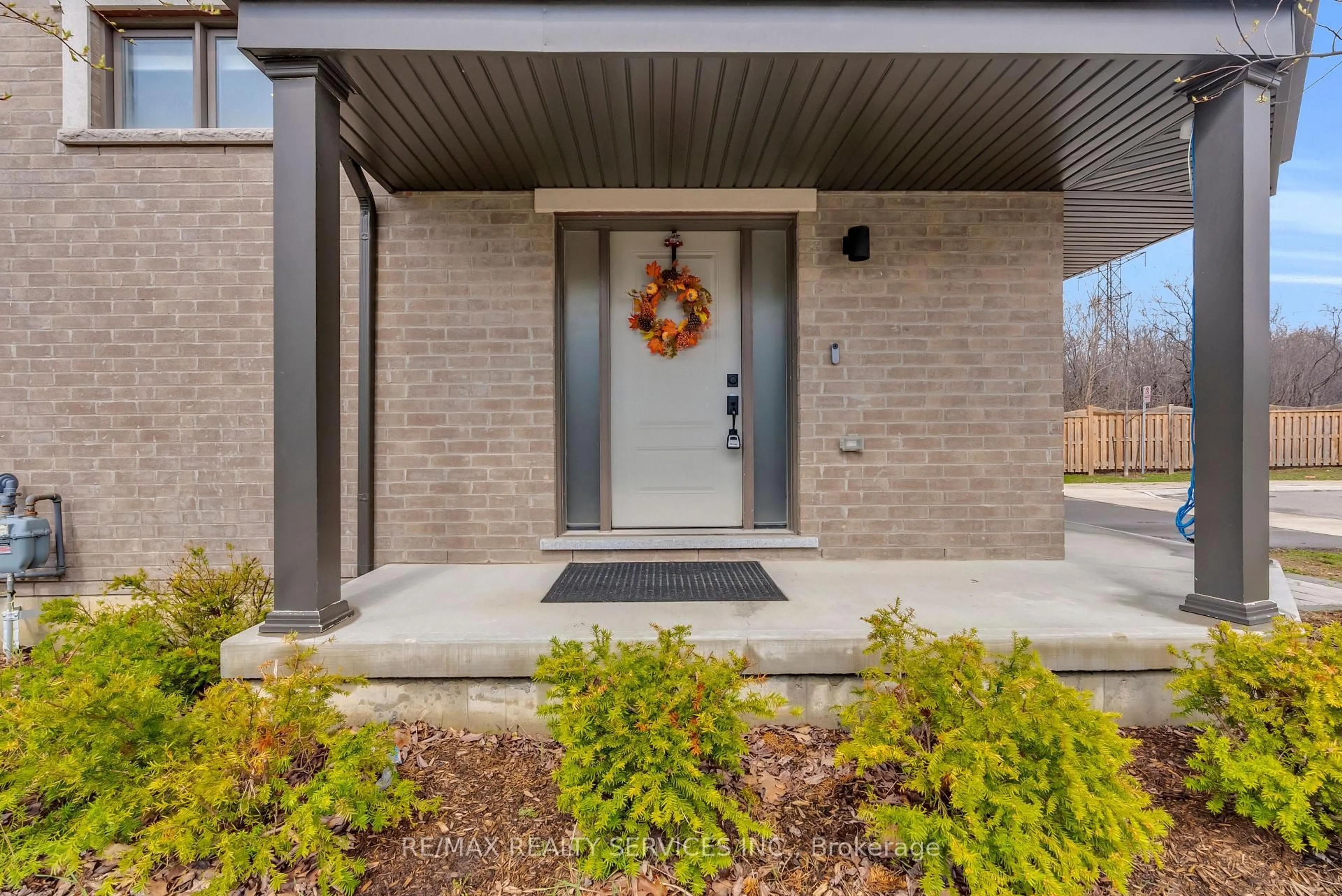 Indoor entryway for 1801 Mitoff Pl, Mississauga Ontario L4W 0E8