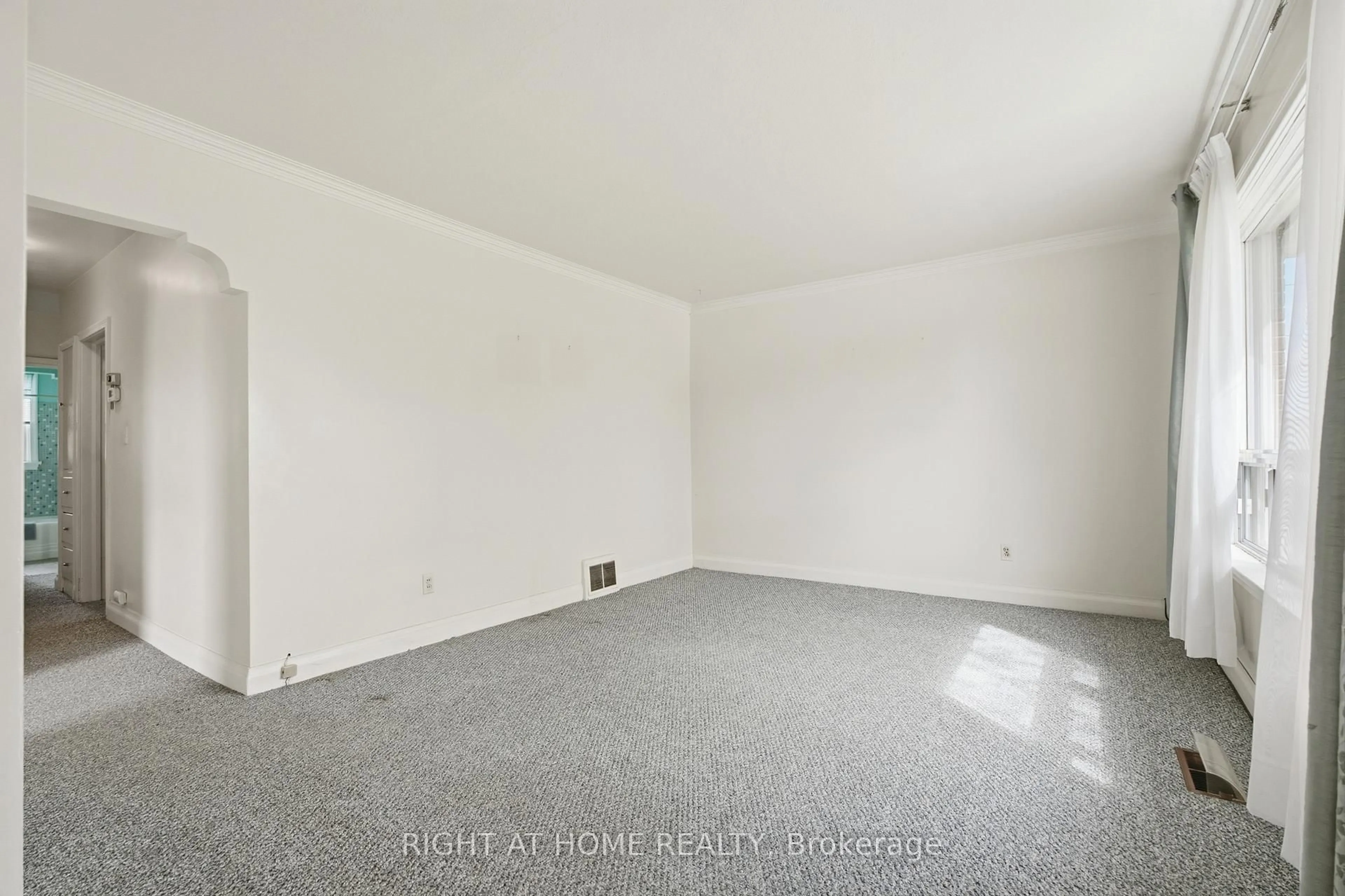 A pic of a room for 258 Beta St, Toronto Ontario M8W 4J1