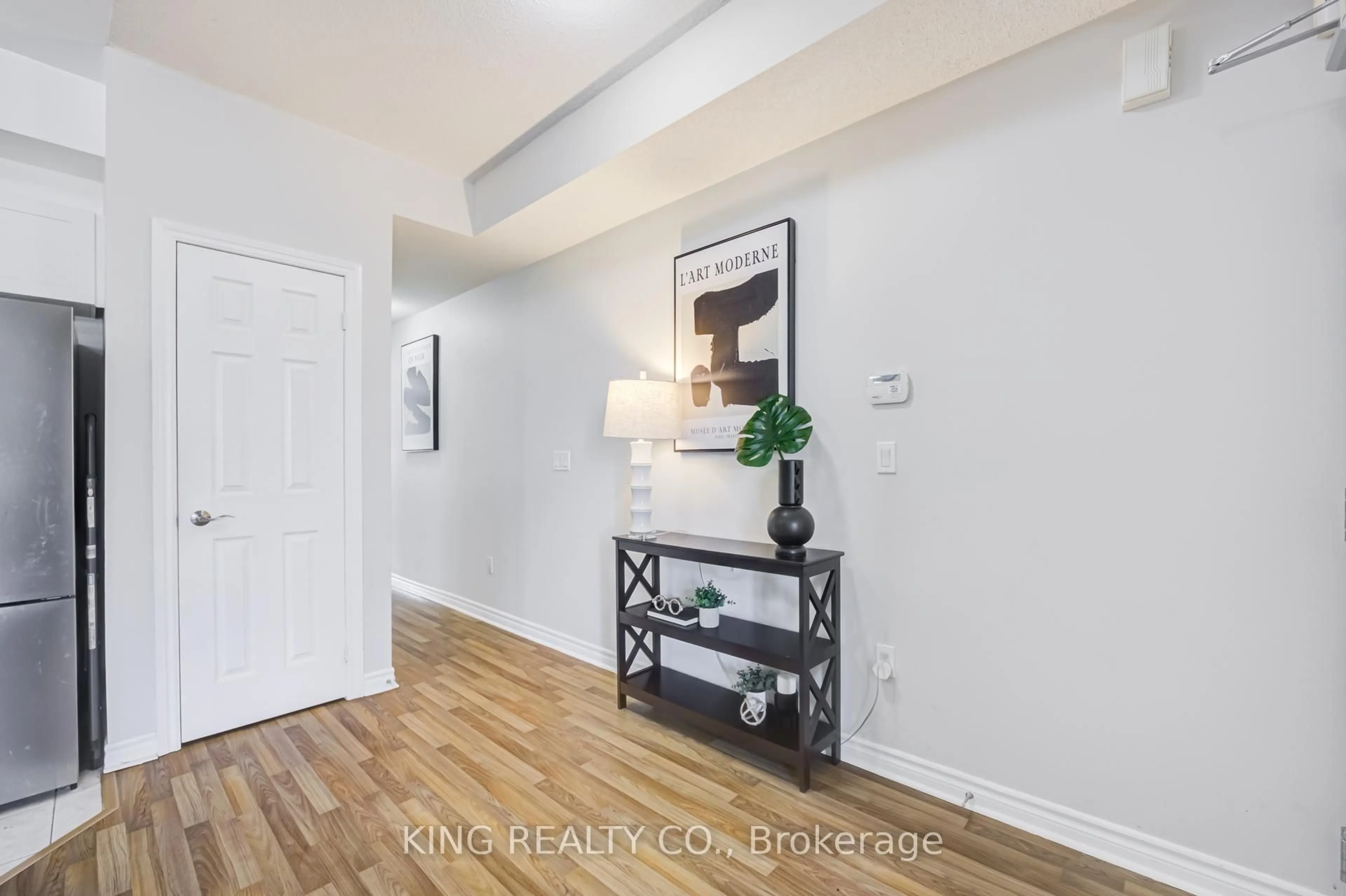 Indoor entryway for 36 Gibson Ave #27, Toronto Ontario M9N 0A5