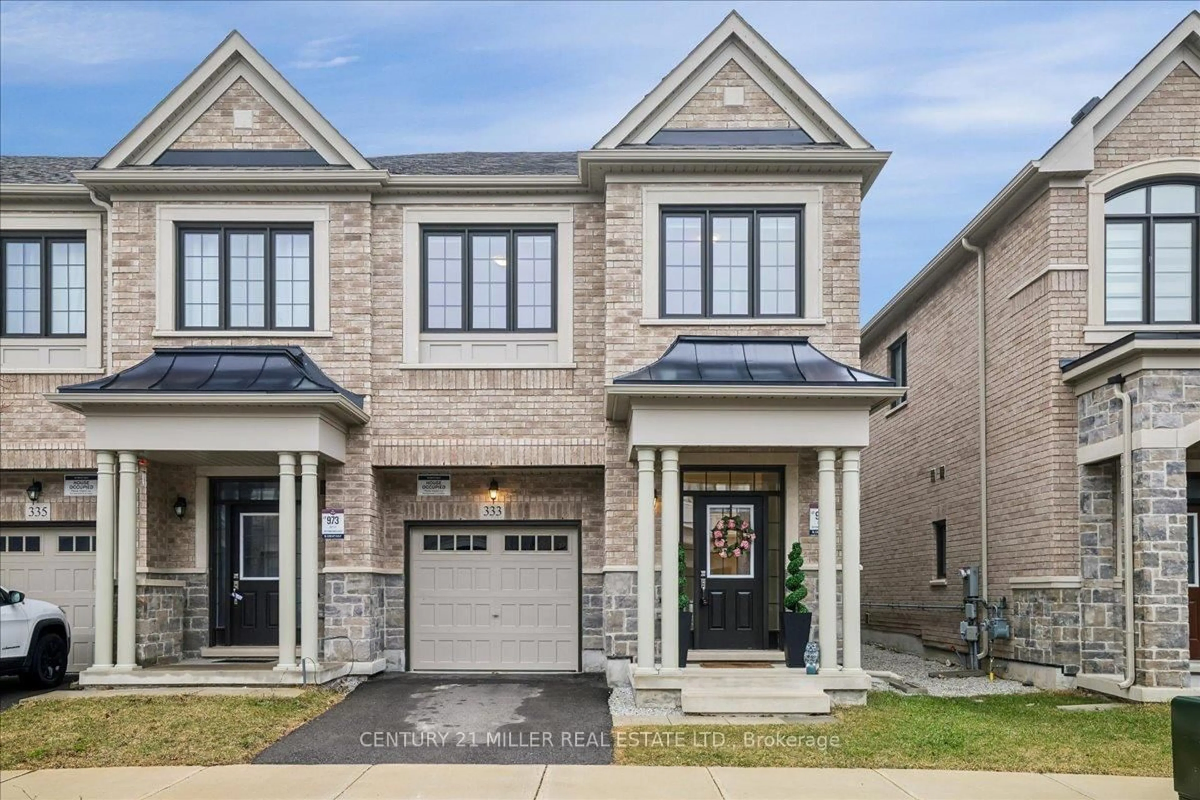 Home with brick exterior material, street for 333 Thimbleweed Crt, Milton Ontario L9T 2X5
