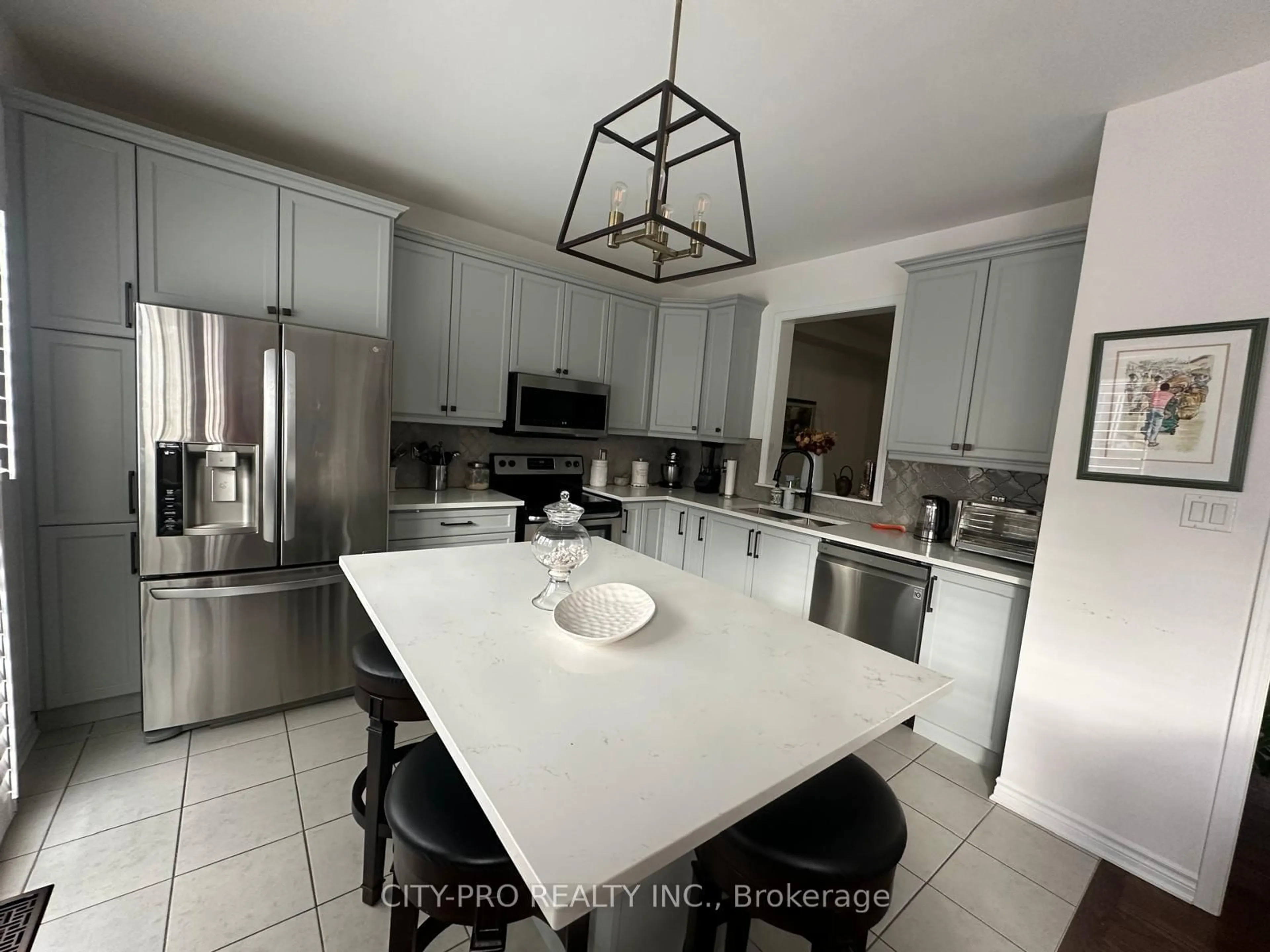 Open concept kitchen, ceramic/tile floor for 439 Etheridge Ave, Milton Ontario L9E 0B3