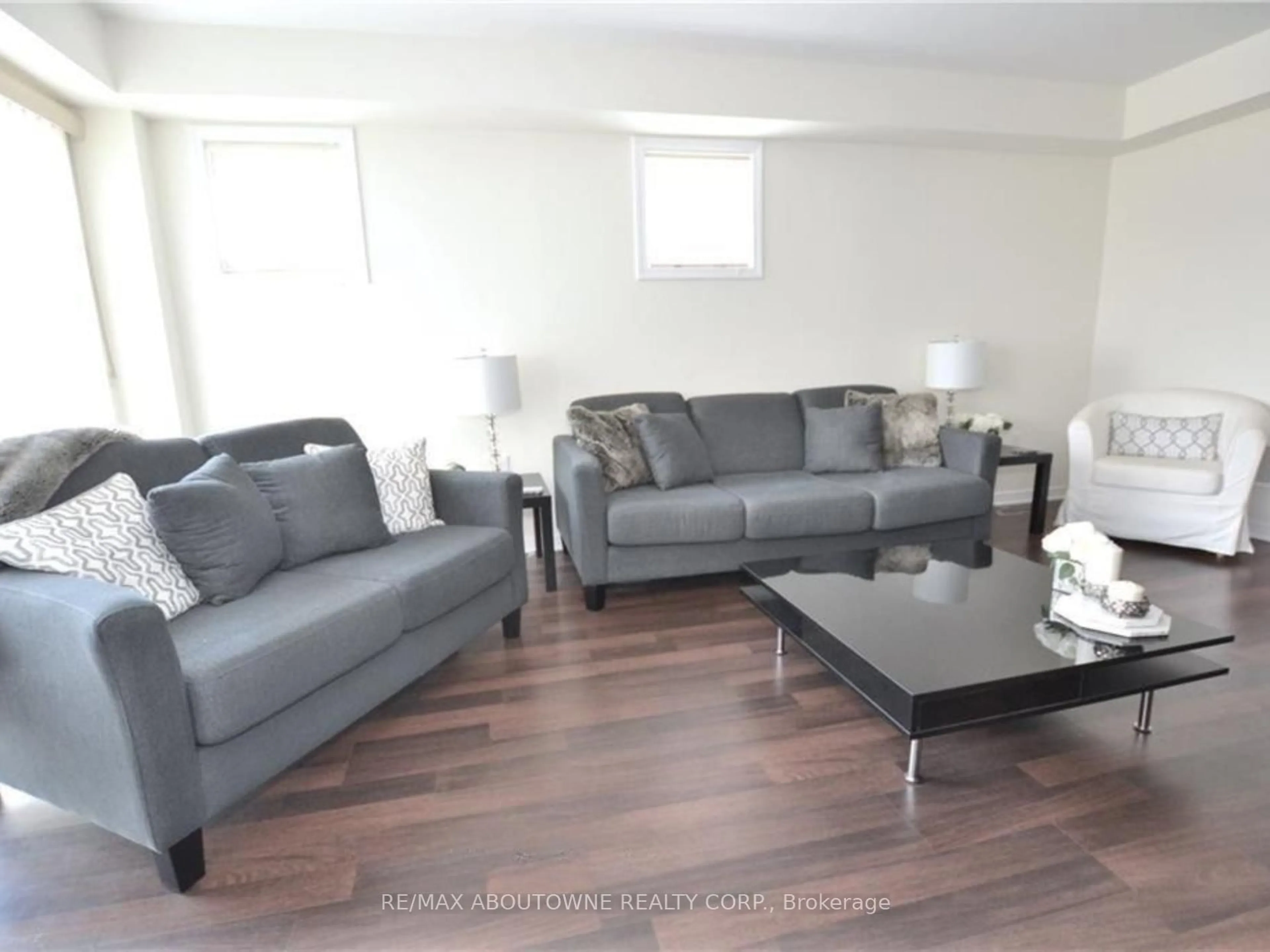 Living room with furniture, unknown for 2441 Greenwich Dr #1, Oakville Ontario L6M 0S3