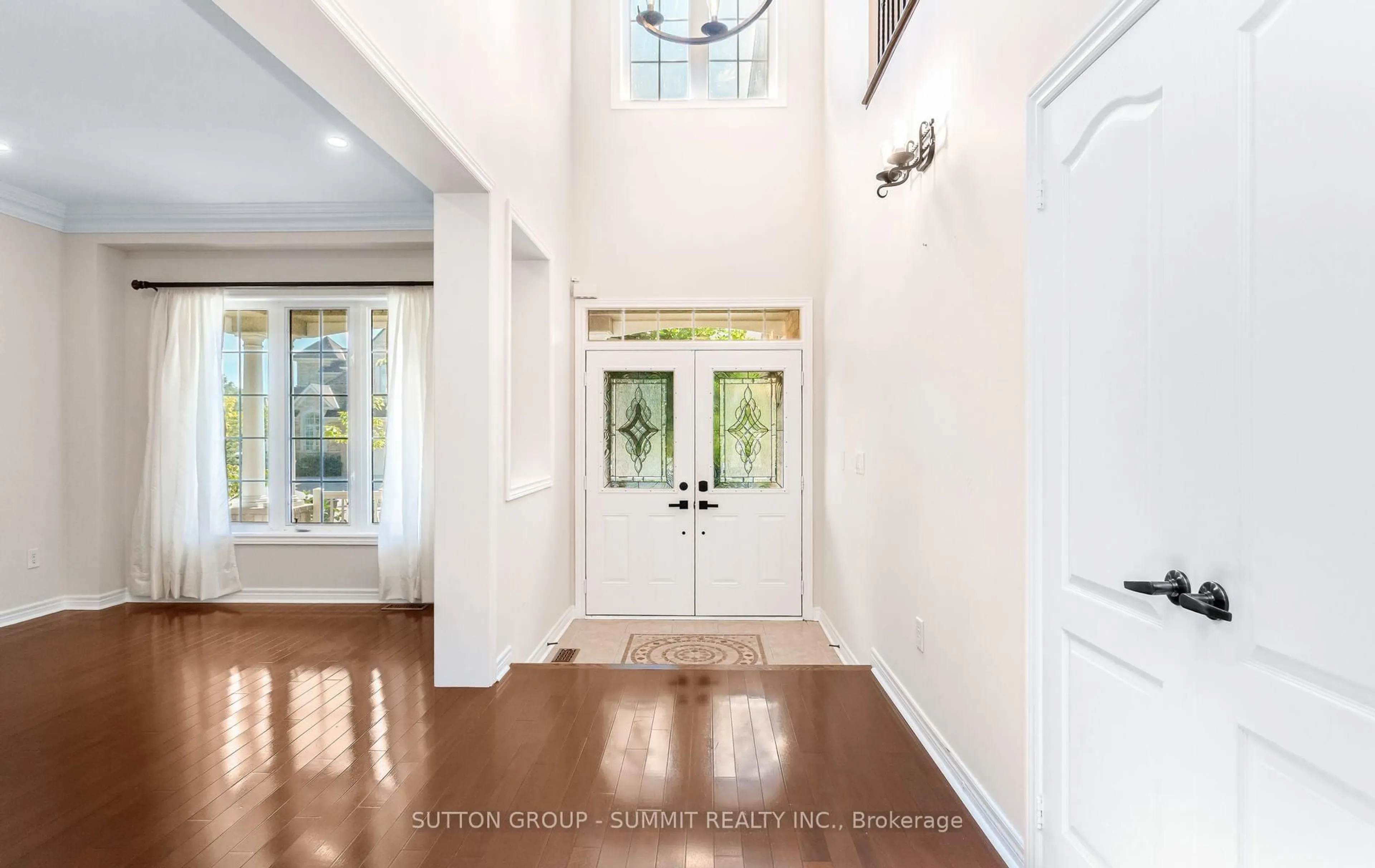Indoor entryway for 3129 Gladish Grve, Mississauga Ontario L5M 0C3