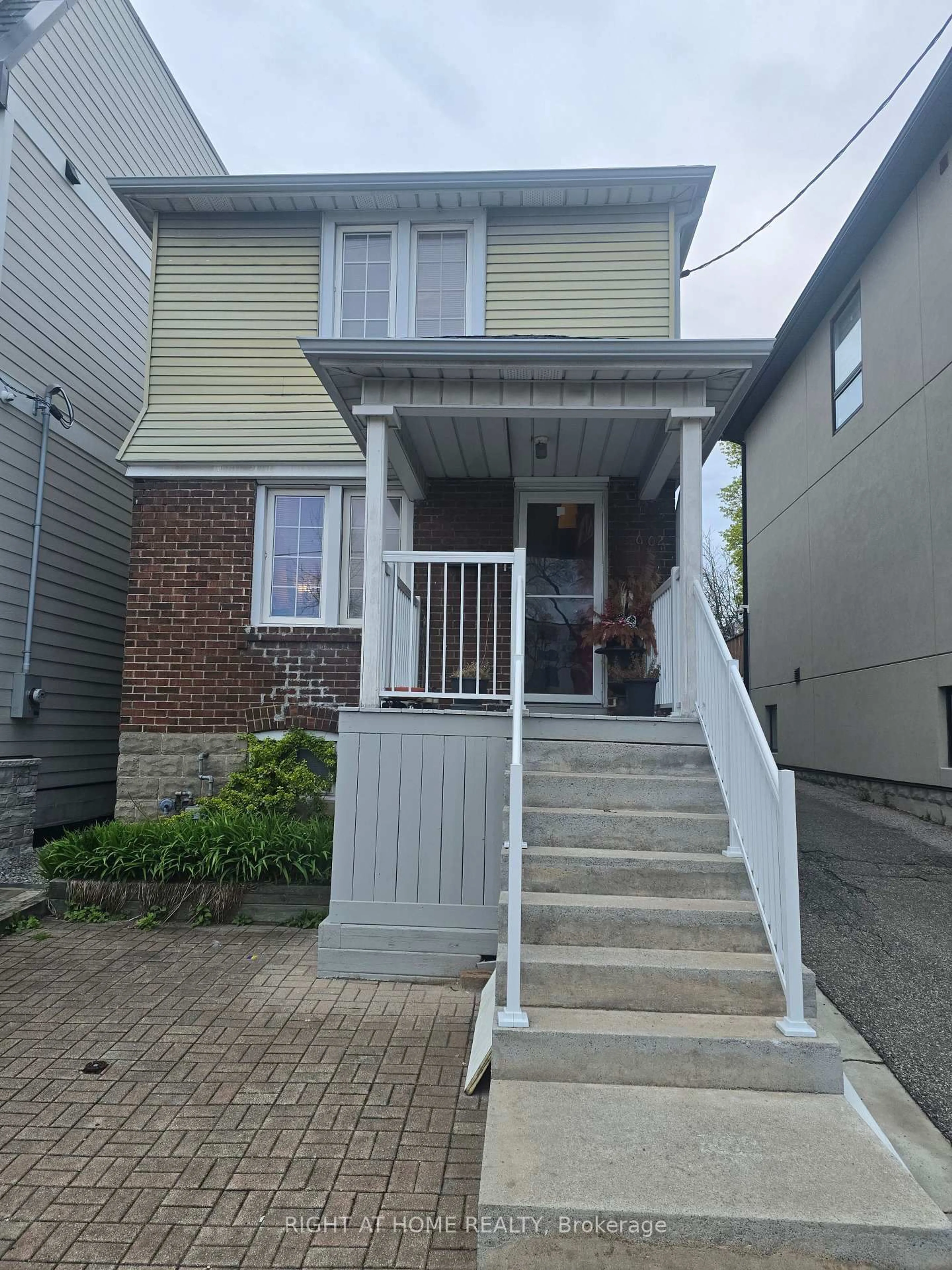 Unknown for 602 Ridelle Ave, Toronto Ontario M6B 1K9