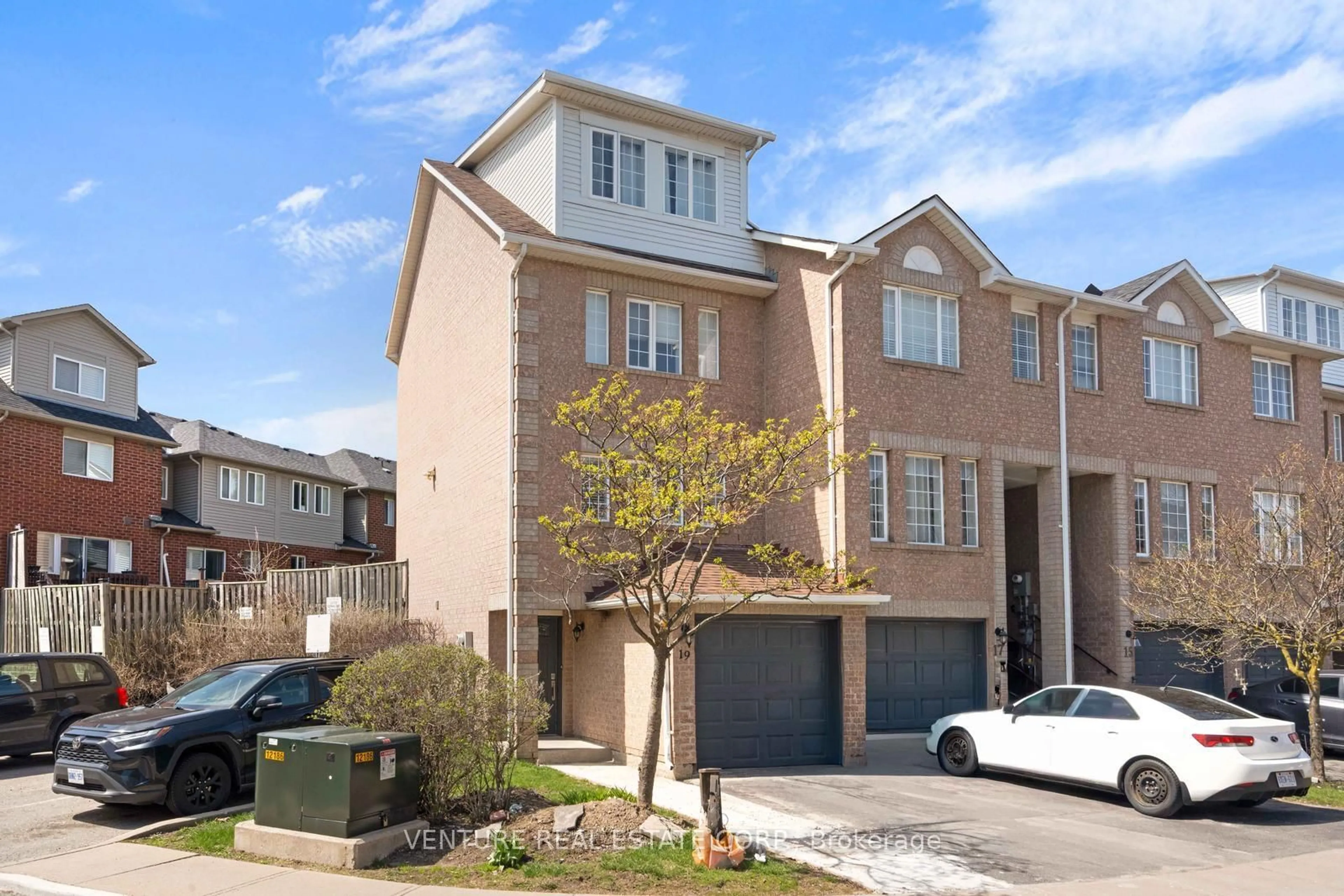 Unknown for 19 Spadina Rd, Brampton Ontario L6X 4X6