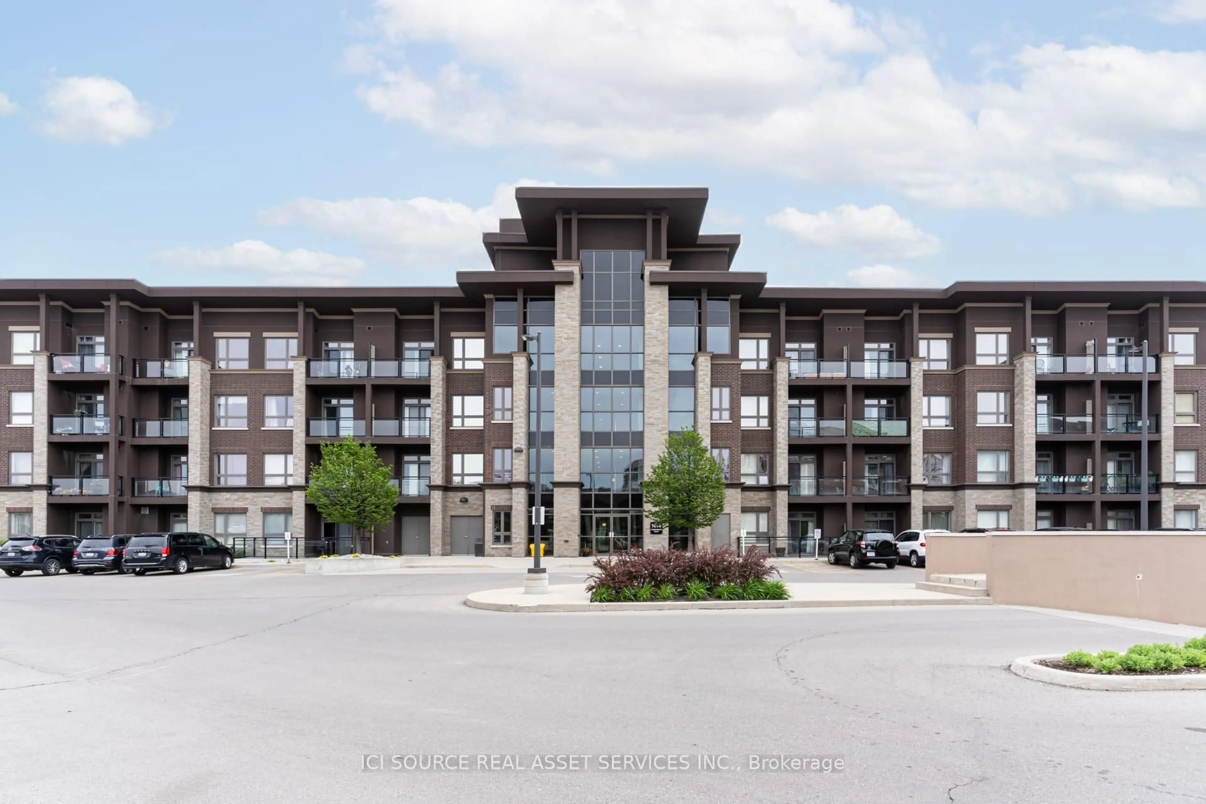 Indoor foyer for 5010 Corporate Dr #238, Burlington Ontario L7L 0H6
