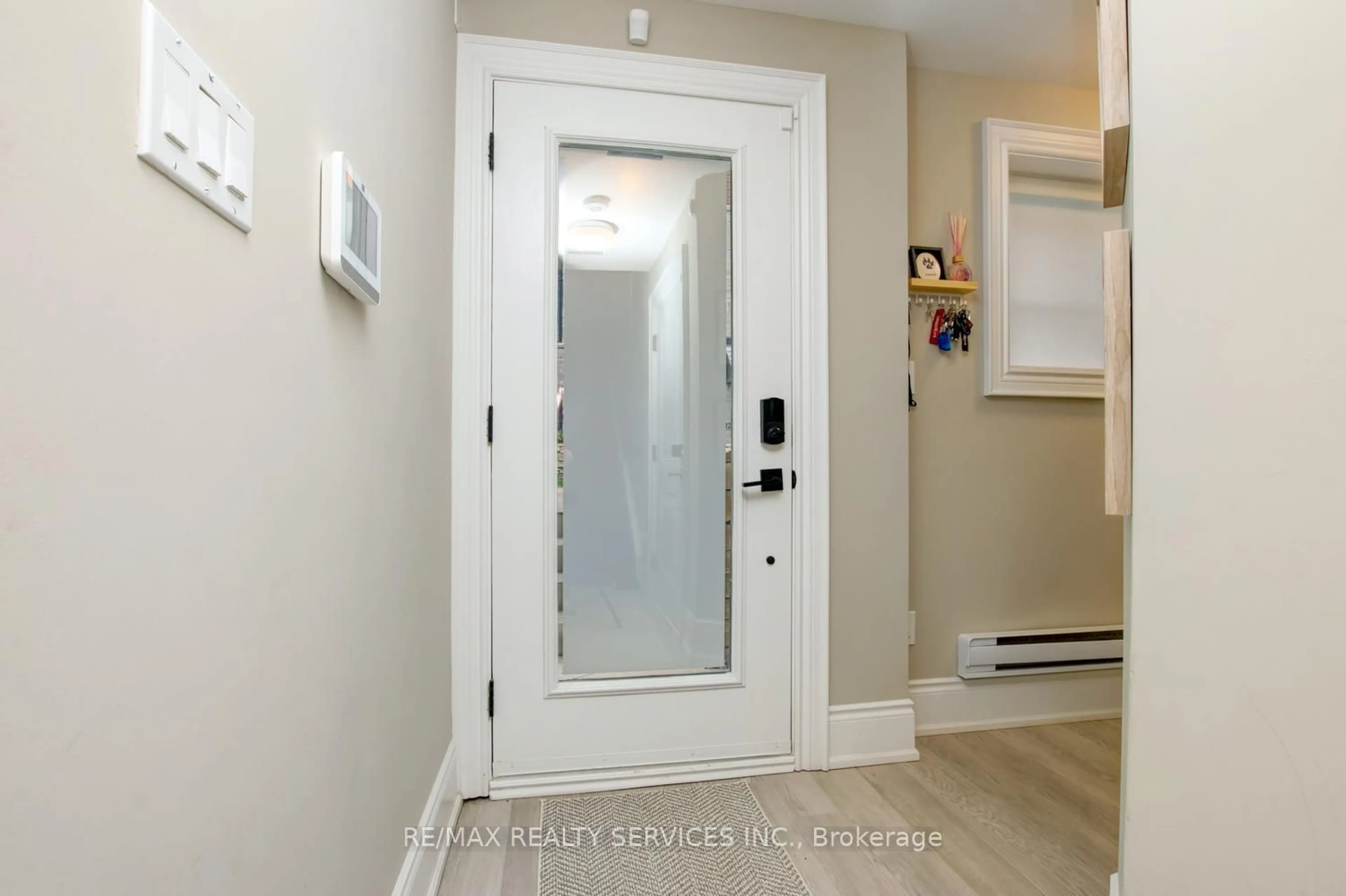 Indoor entryway for 15 Lunar Cres #82, Mississauga Ontario L5M 2R6