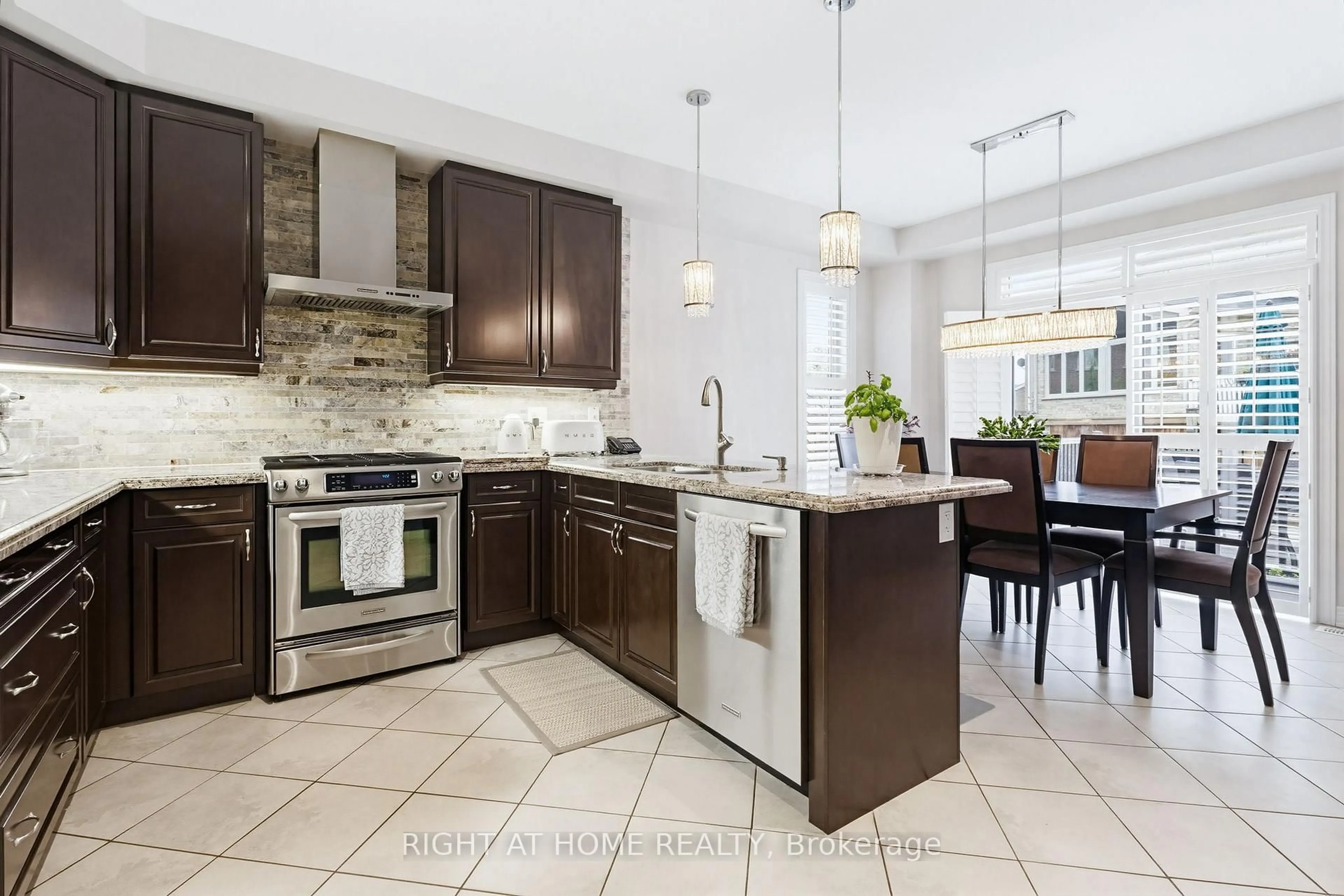 Open concept kitchen, ceramic/tile floor for 3126 Velebit Park Blvd, Burlington Ontario L7M 0M3