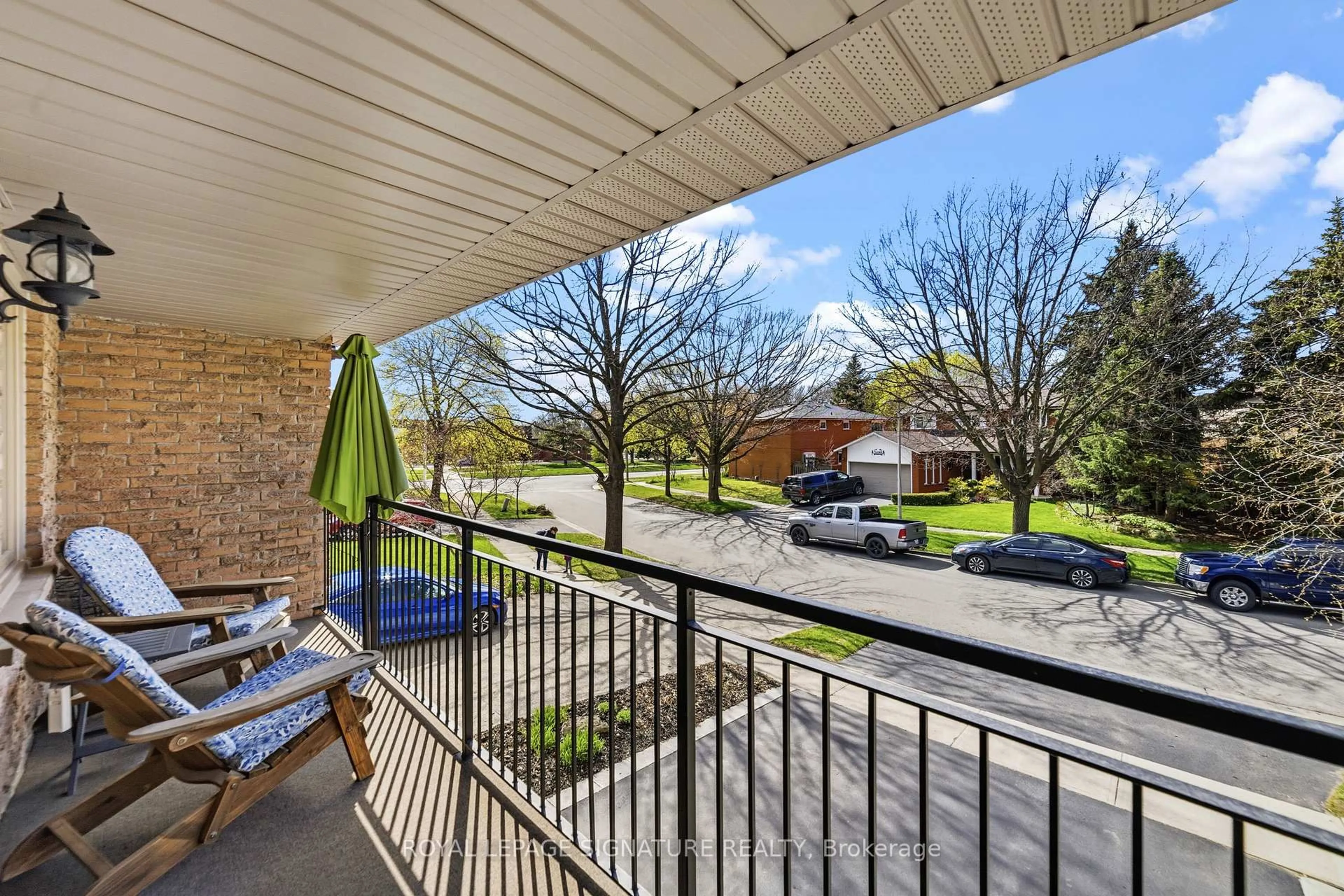 Patio, water/lake/river/ocean view for 1426 Kimberley Dr, Oakville Ontario L6H 2Y4