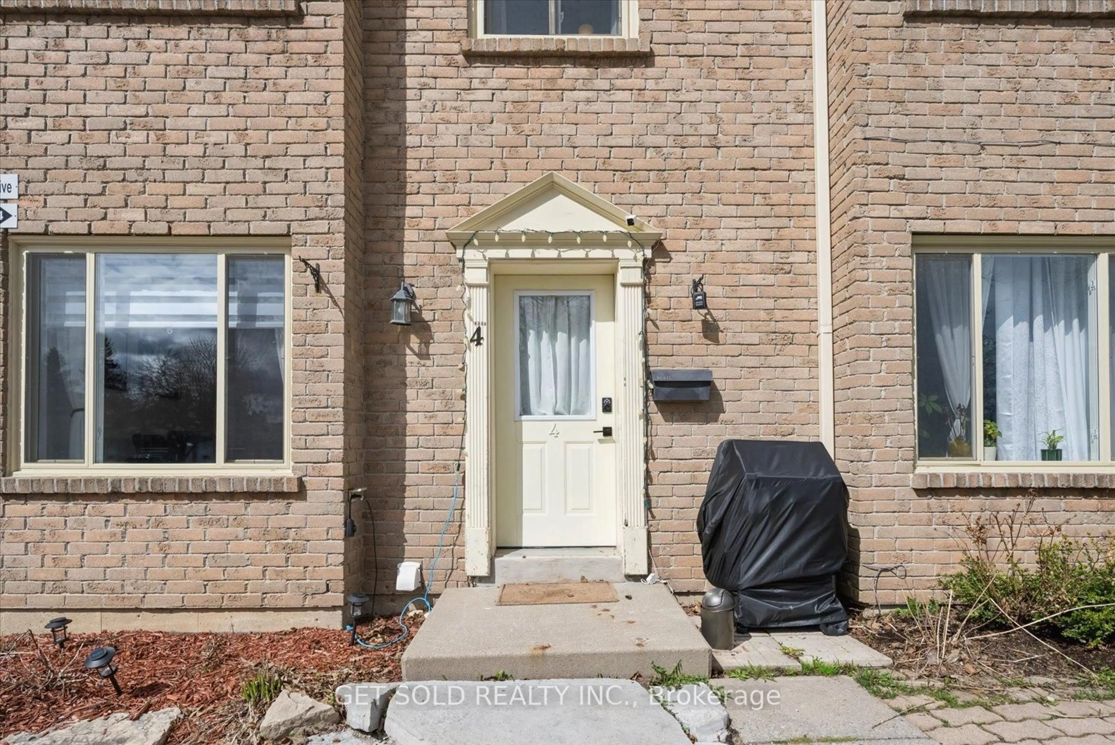 Unknown for 2 Cedar Dr #4, Orangeville Ontario L9W 2X6