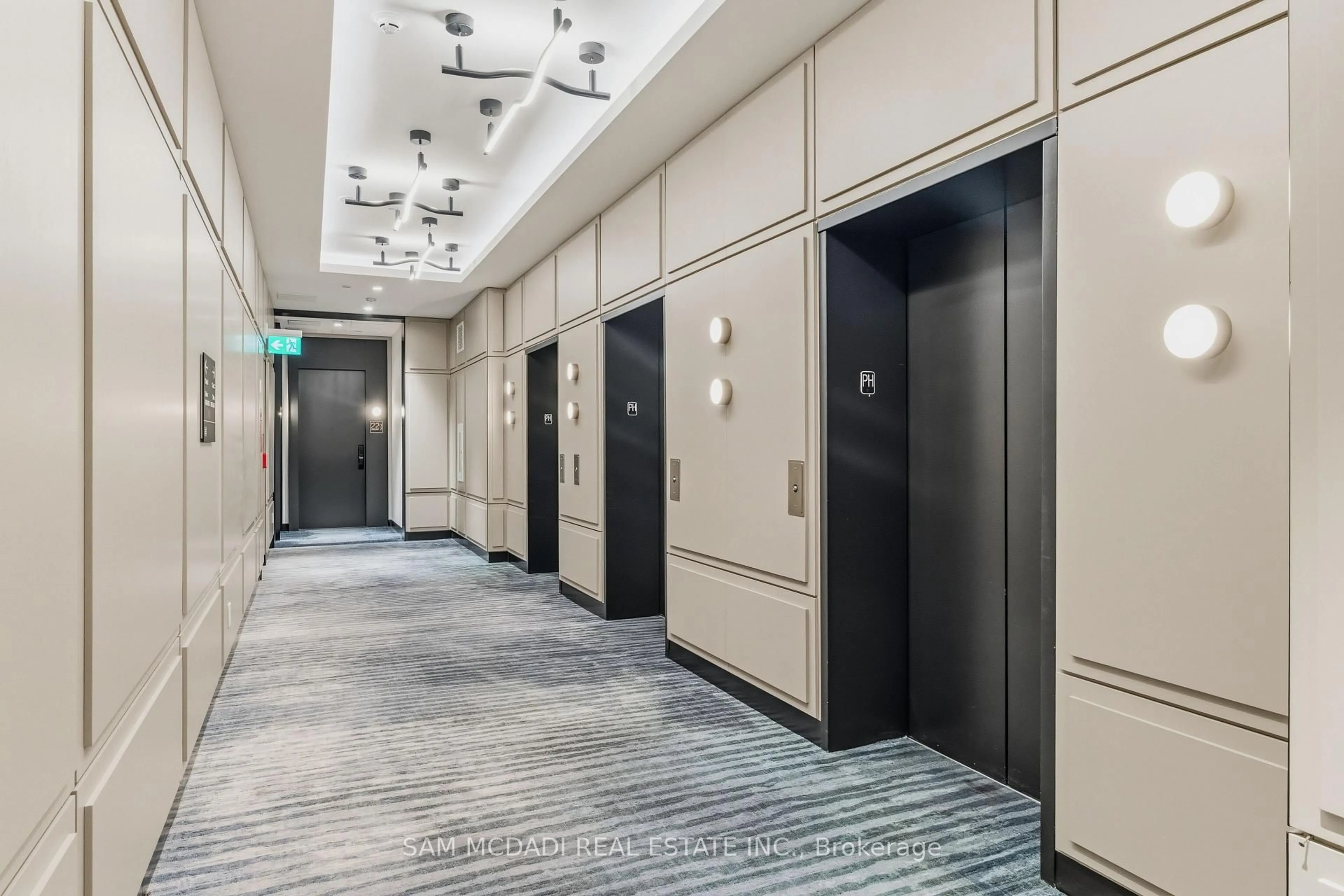 Indoor foyer for 3220 William Coltson Ave #Ph - 2202, Oakville Ontario L6H 7X9
