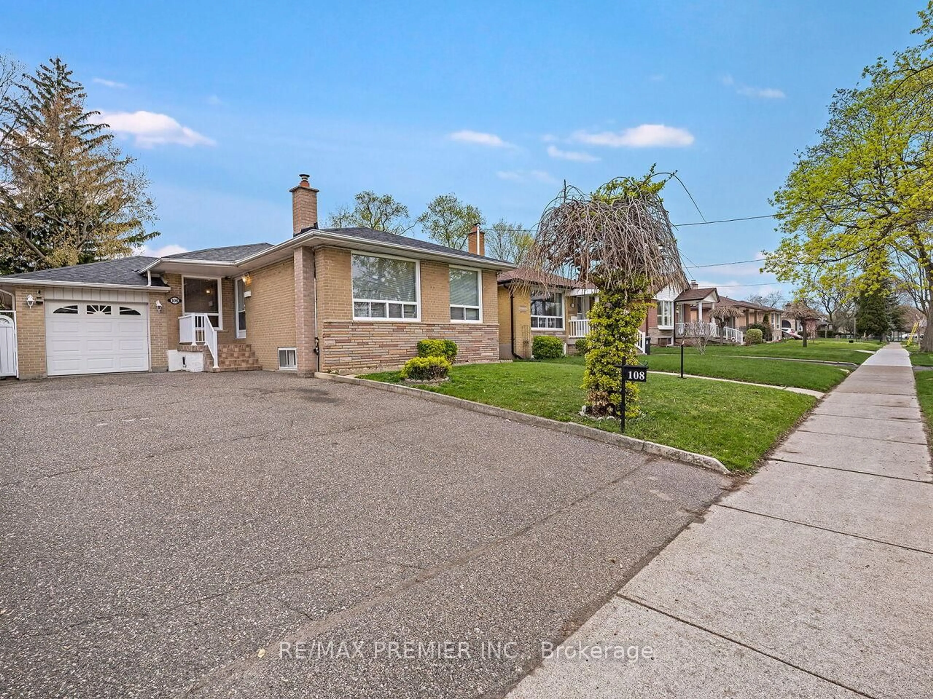 A pic from outside/outdoor area/front of a property/back of a property/a pic from drone, street for 108 Thistle Down Blvd, Toronto Ontario M9V 1J6