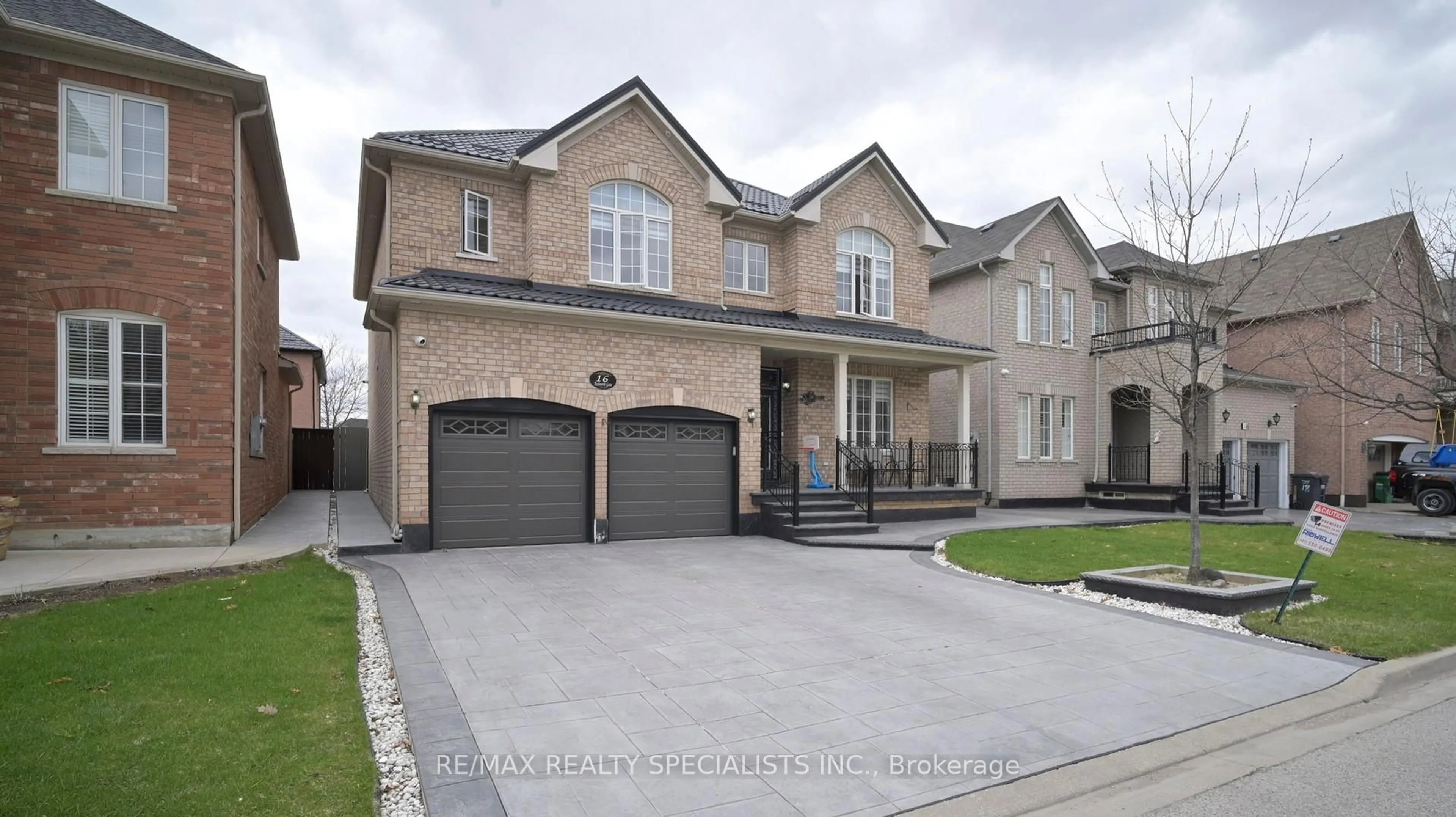 Home with brick exterior material, street for 16 Redearth Gate, Brampton Ontario L6P 2L3